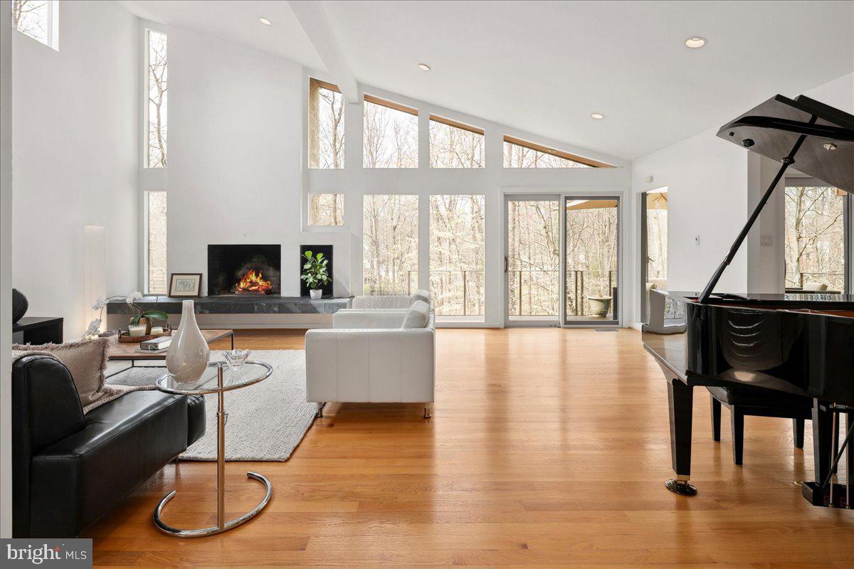 WILLOWBROOK - Residential