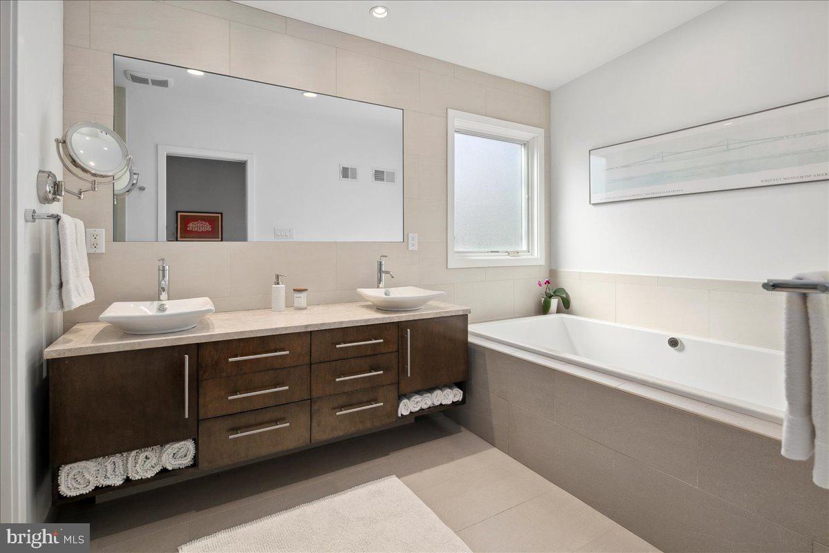 WILLOWBROOK - Residential