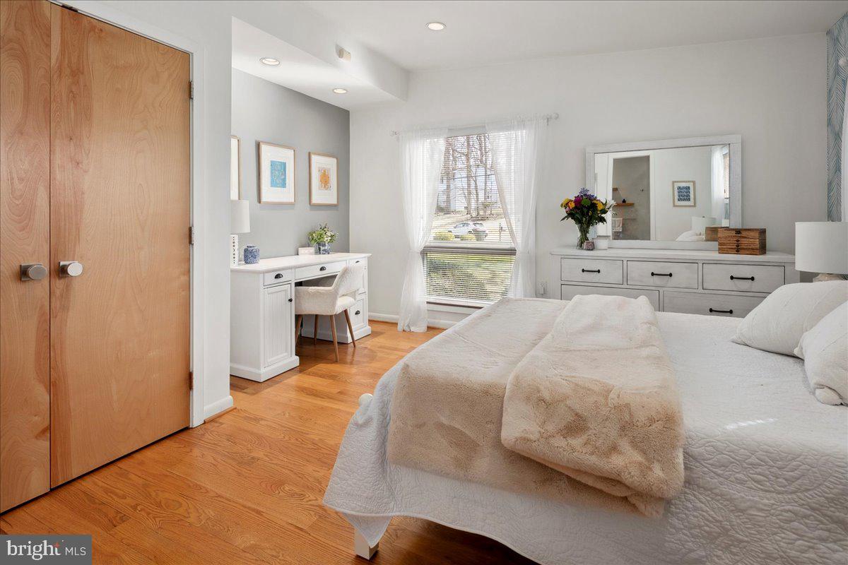 WILLOWBROOK - Residential