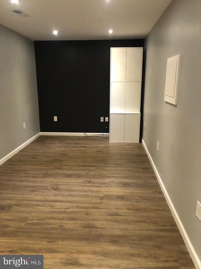 LONDON TOWN WEST - Residential Lease