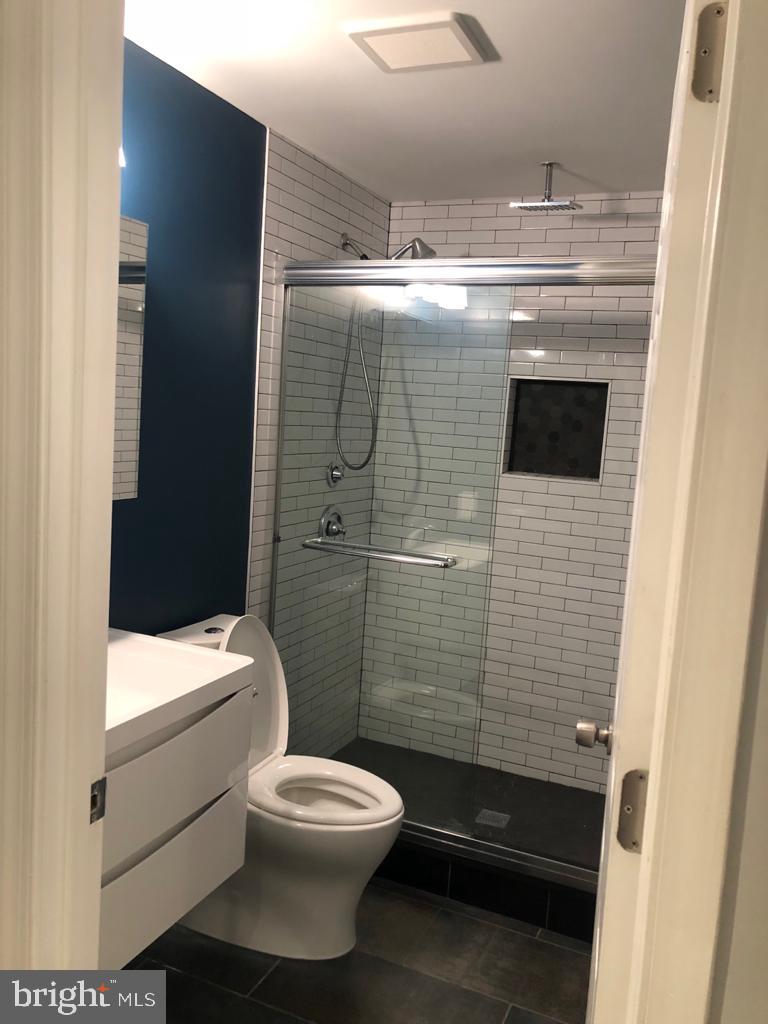 LONDON TOWN WEST - Residential Lease