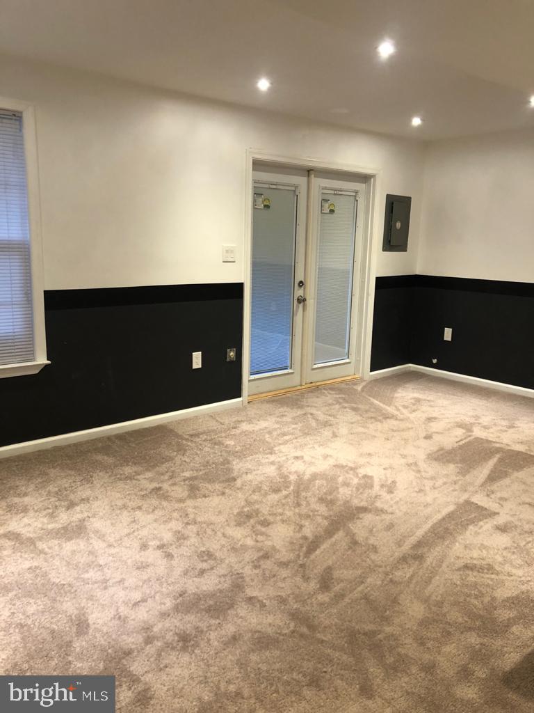 LONDON TOWN WEST - Residential Lease