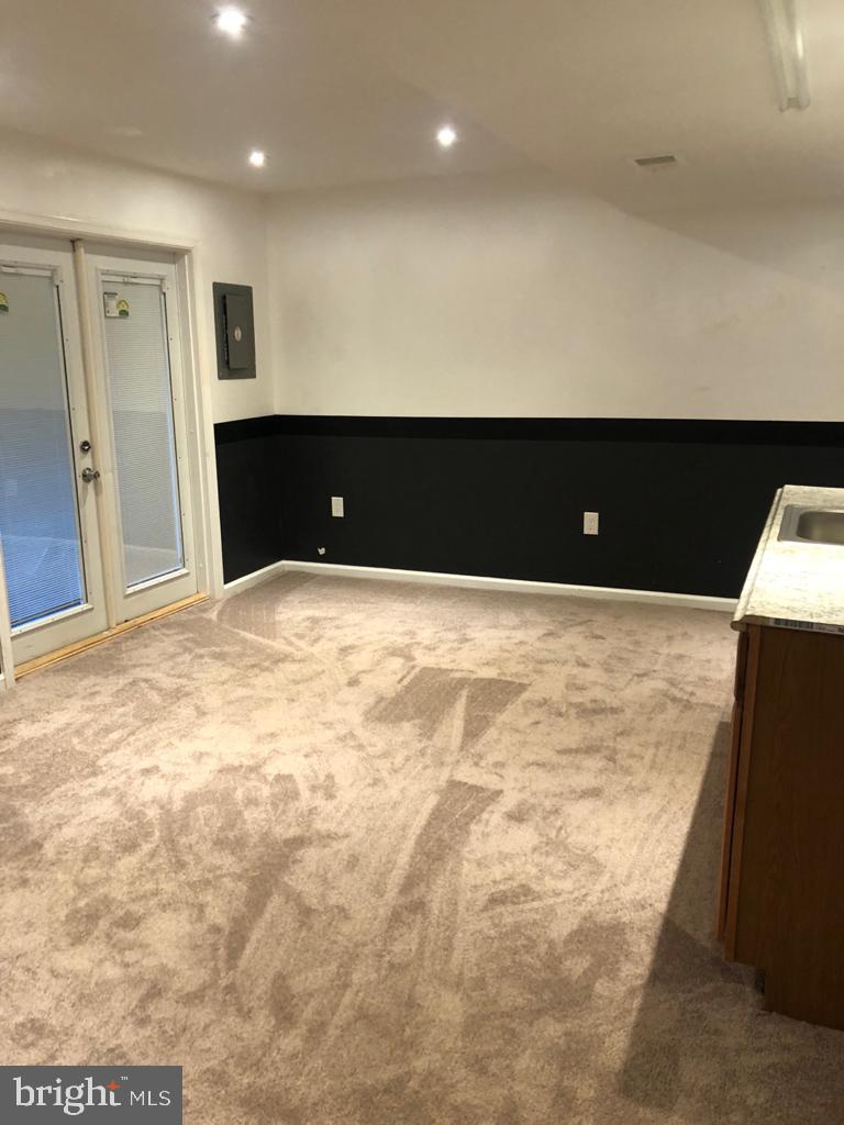 LONDON TOWN WEST - Residential Lease