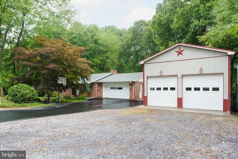 Photo of 26 Marie Drive, Quarryville, PA 17566 (MLS # PALA2054354)