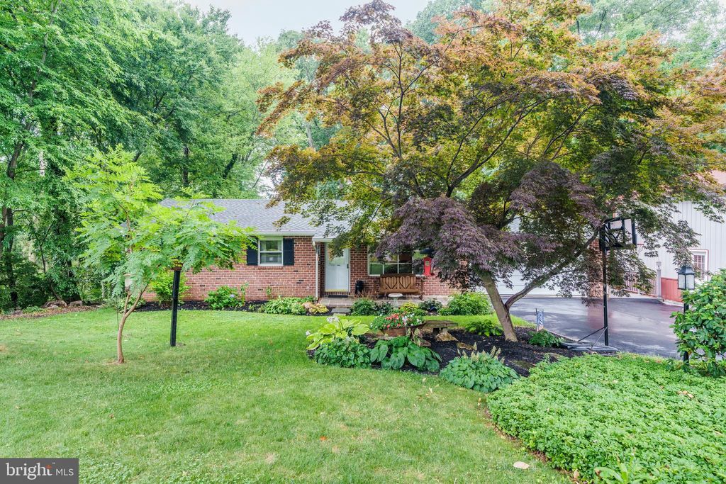 Photo of 26 Marie Drive, Quarryville, PA 17566 (MLS # PALA2054354)