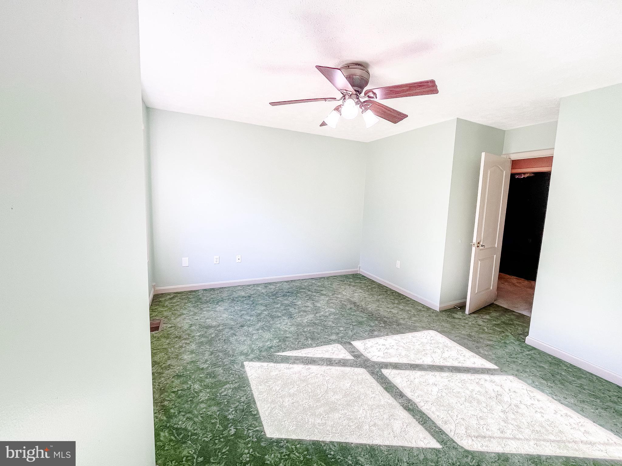 LAKE CAROLINE - Residential Lease