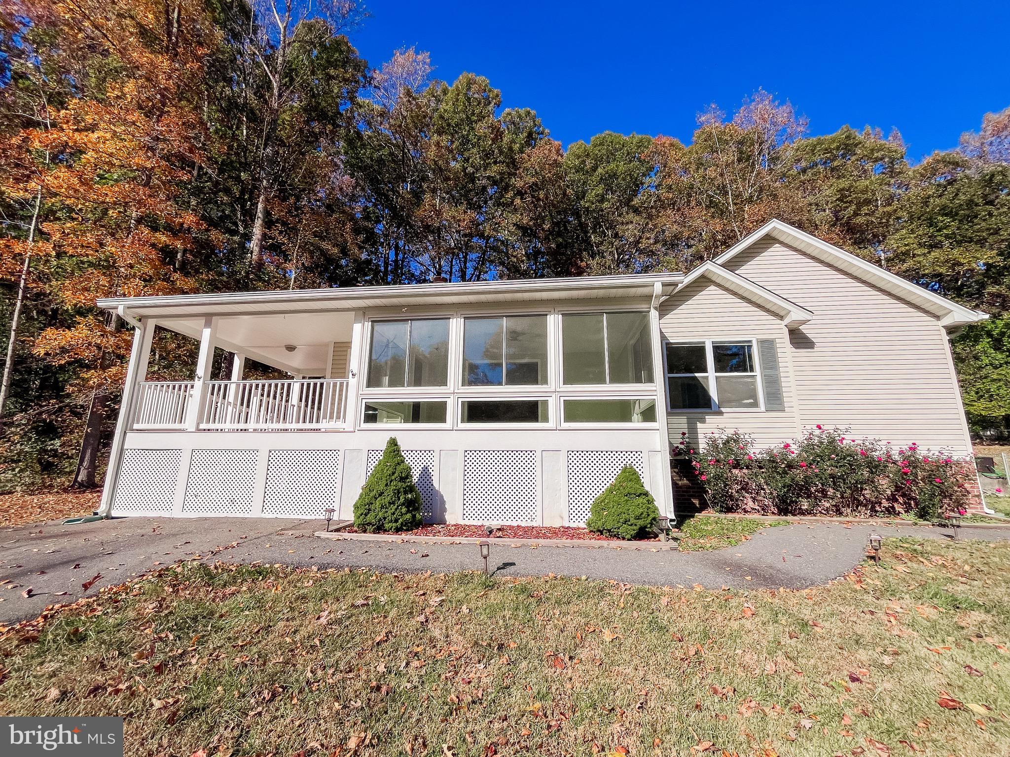 LAKE CAROLINE - Residential Lease