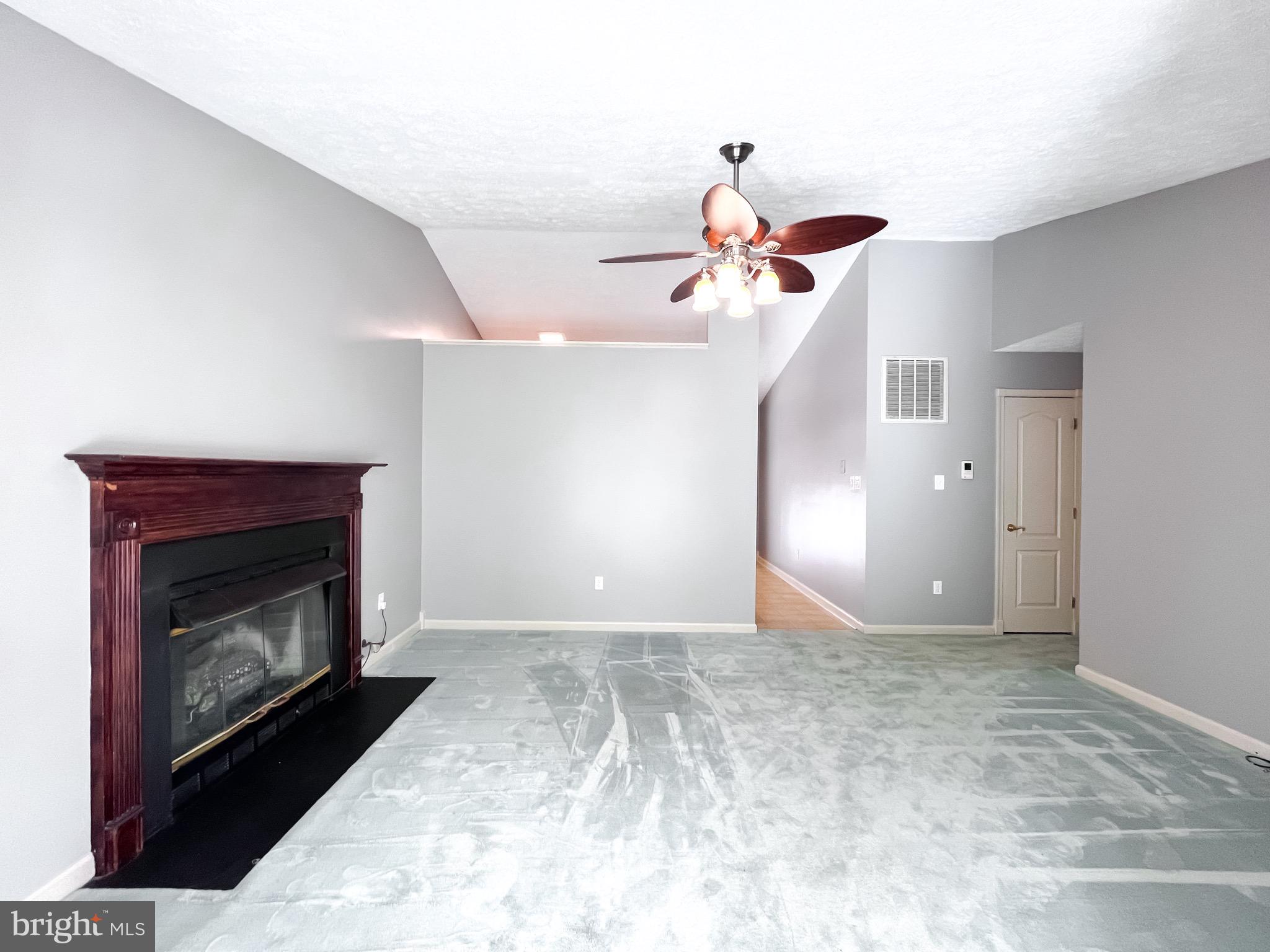 LAKE CAROLINE - Residential Lease