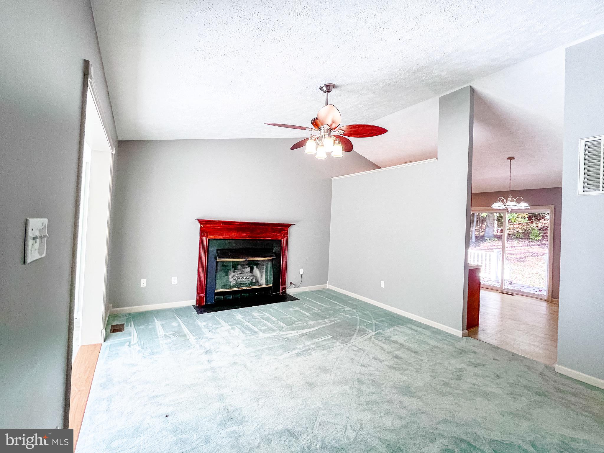 LAKE CAROLINE - Residential Lease