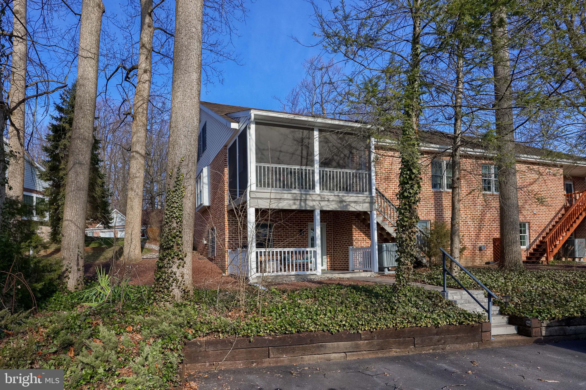 TIMBER VILLA - Residential