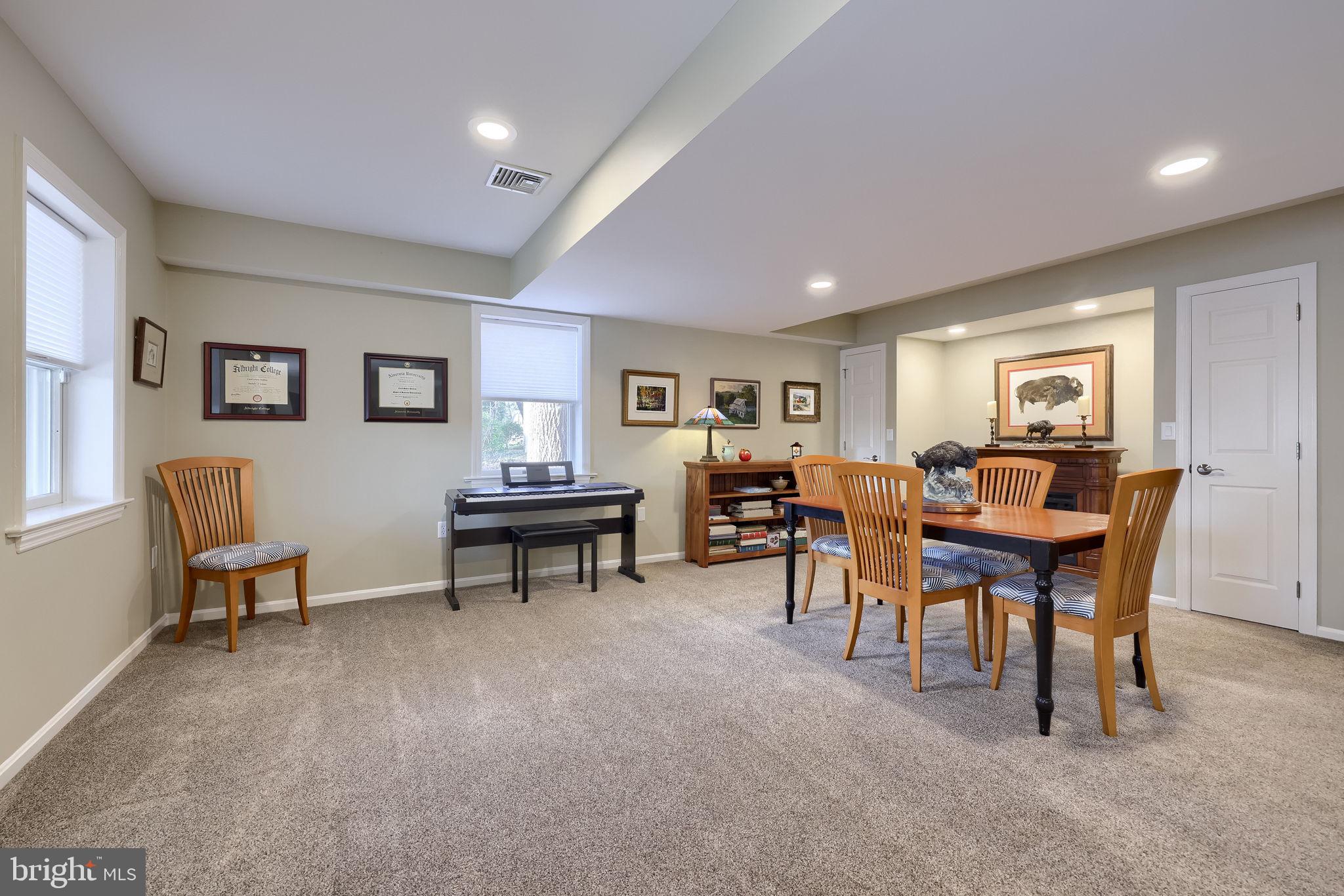 TIMBER VILLA - Residential