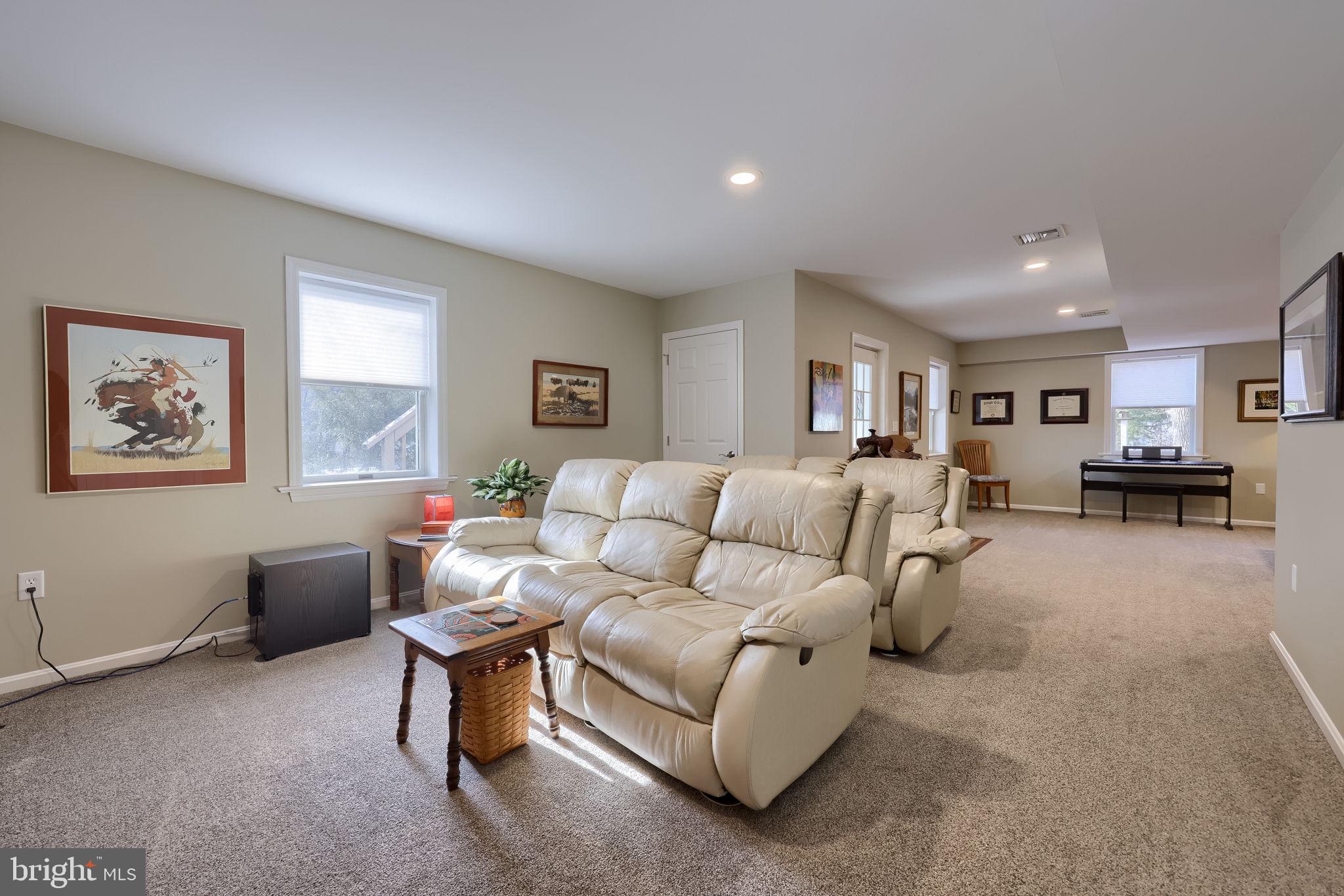 TIMBER VILLA - Residential