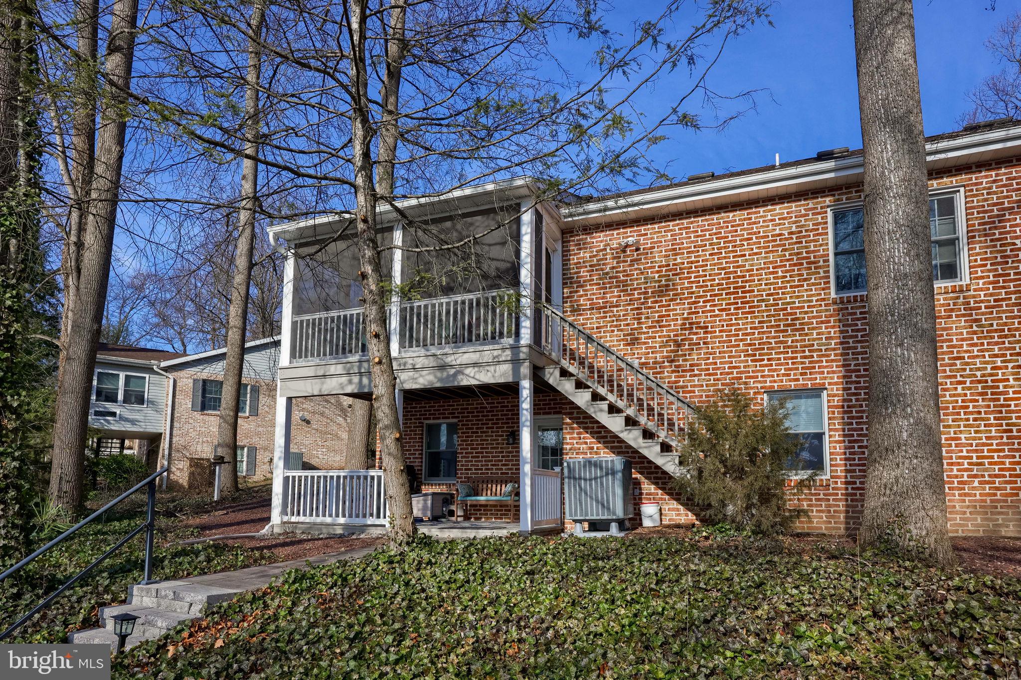 TIMBER VILLA - Residential