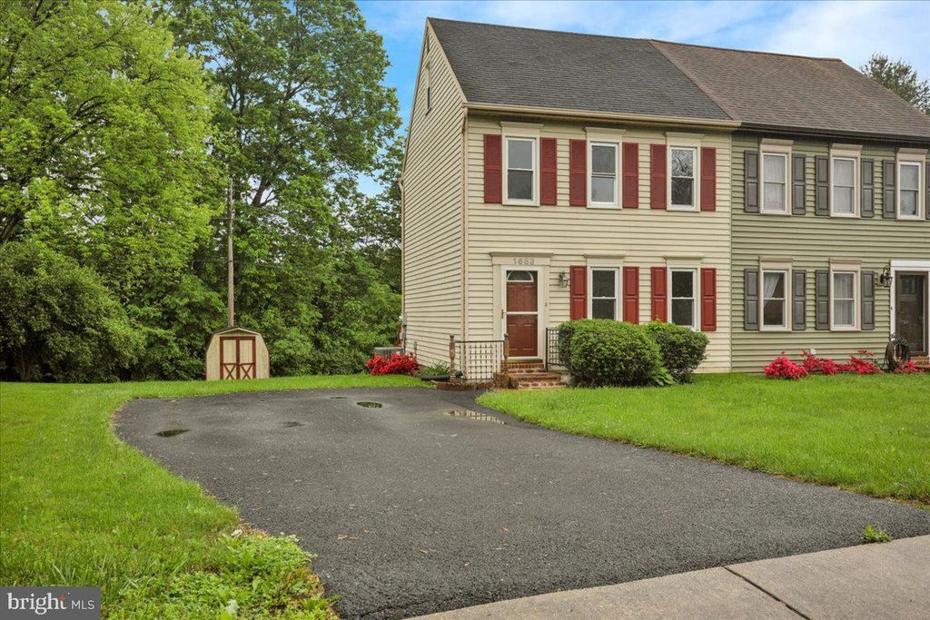 Photo of 1683 Chadwick Circle, Lancaster, PA 17603 (MLS # PALA2050992)