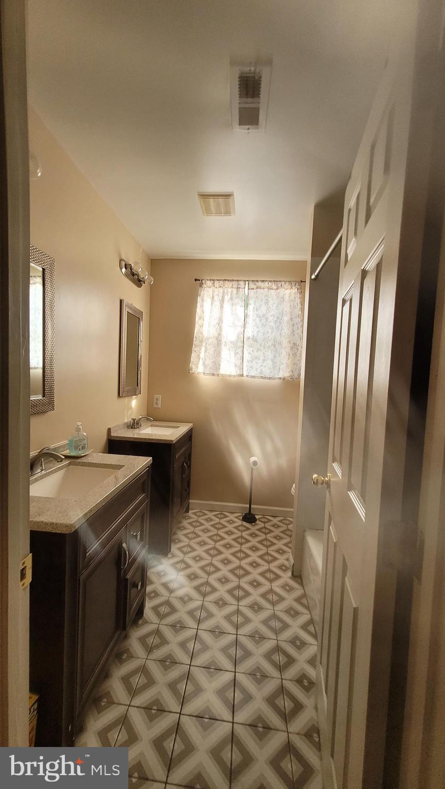 SOUTHGATE - Residential