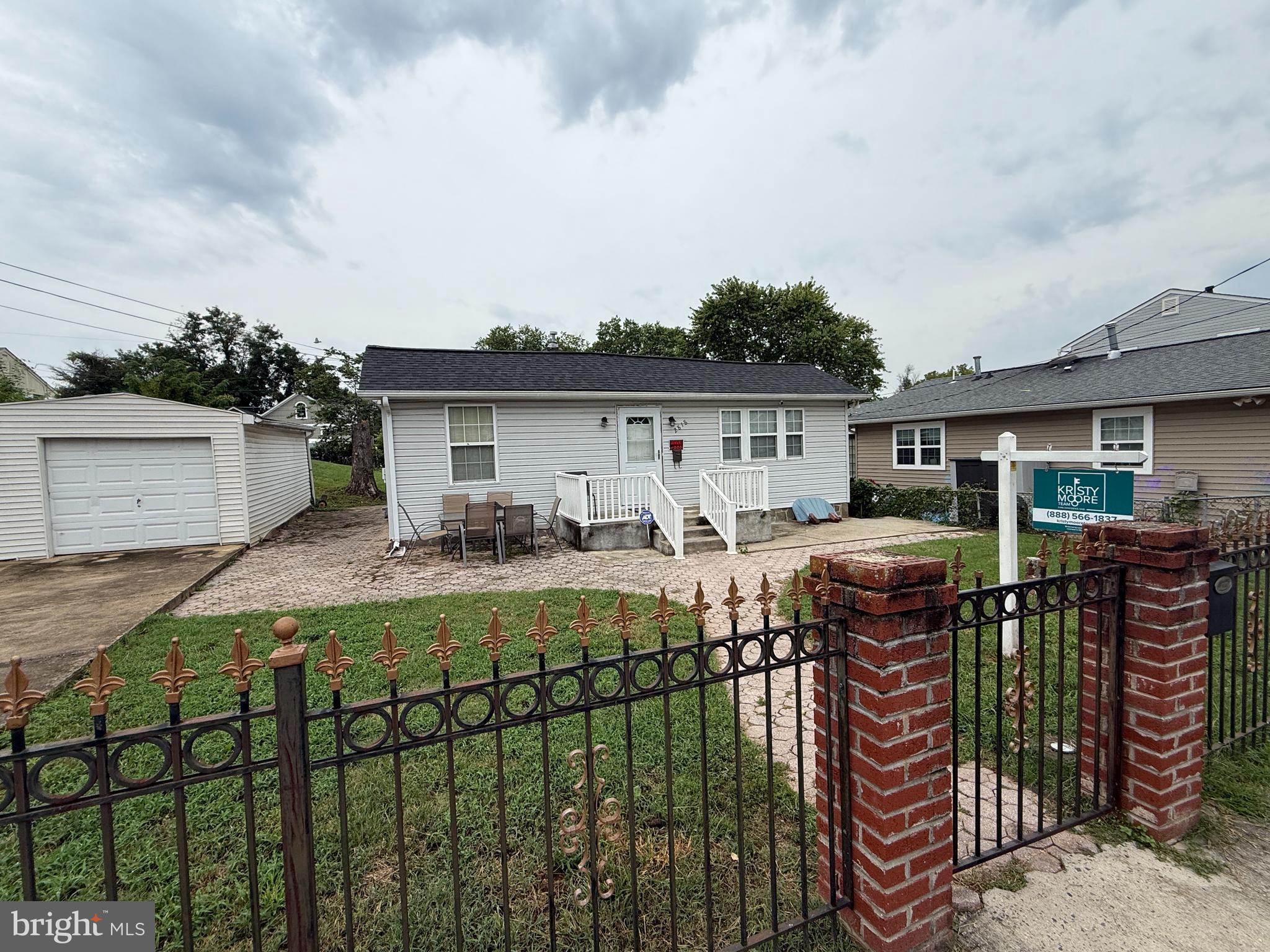 SOUTHGATE - Residential