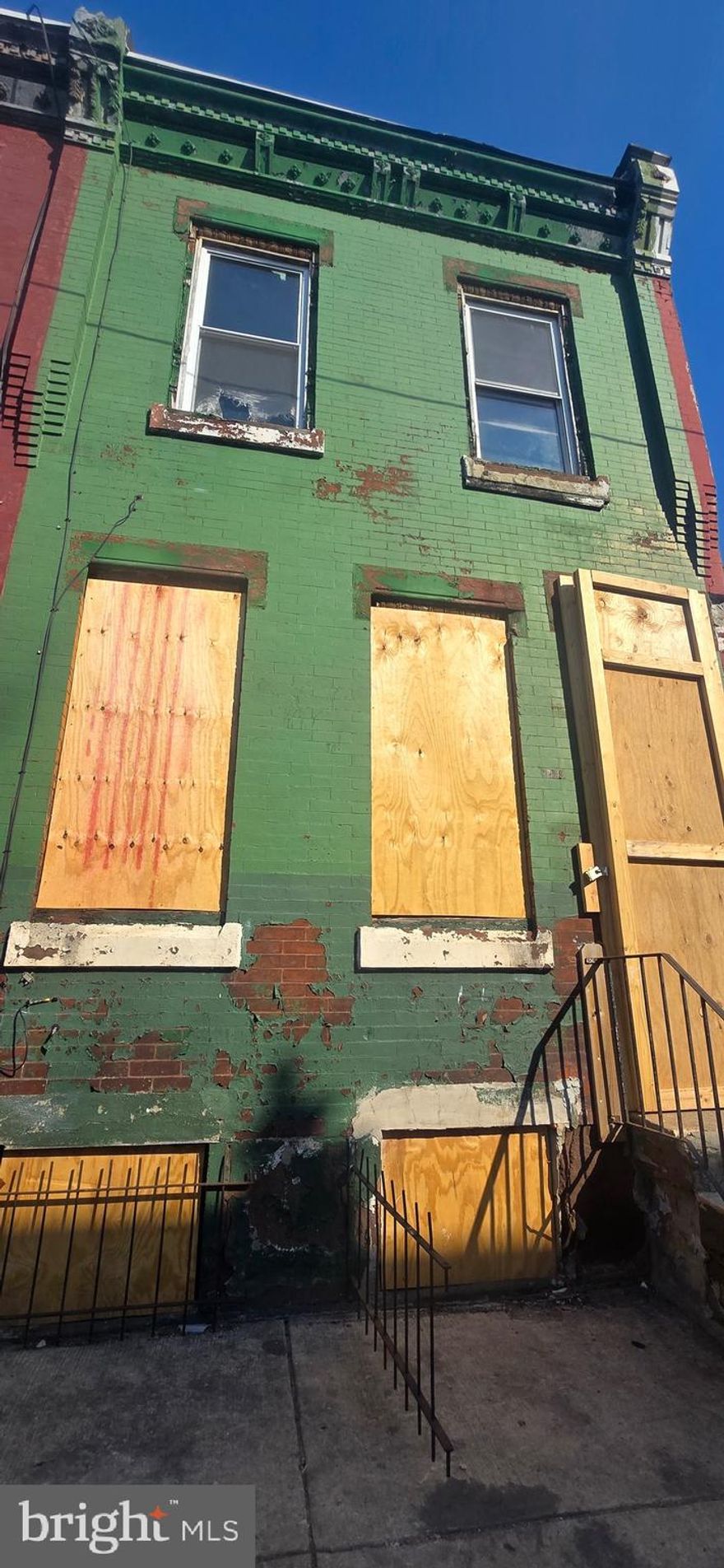 Investor special in North Philadelphia (Temple University area). This property is being sold in shell condition and requires al renovation.