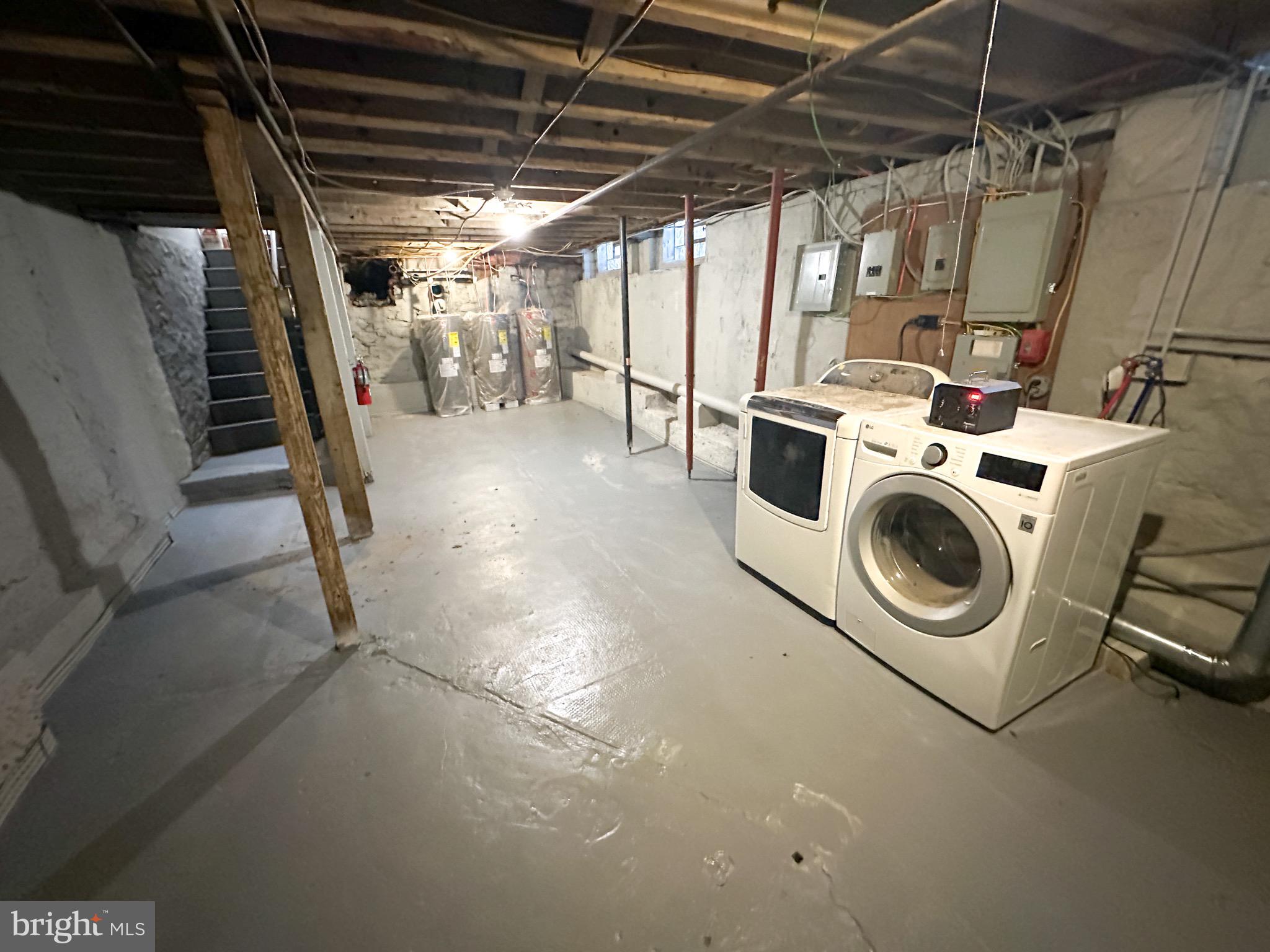 FRANKFORD - Residential Lease