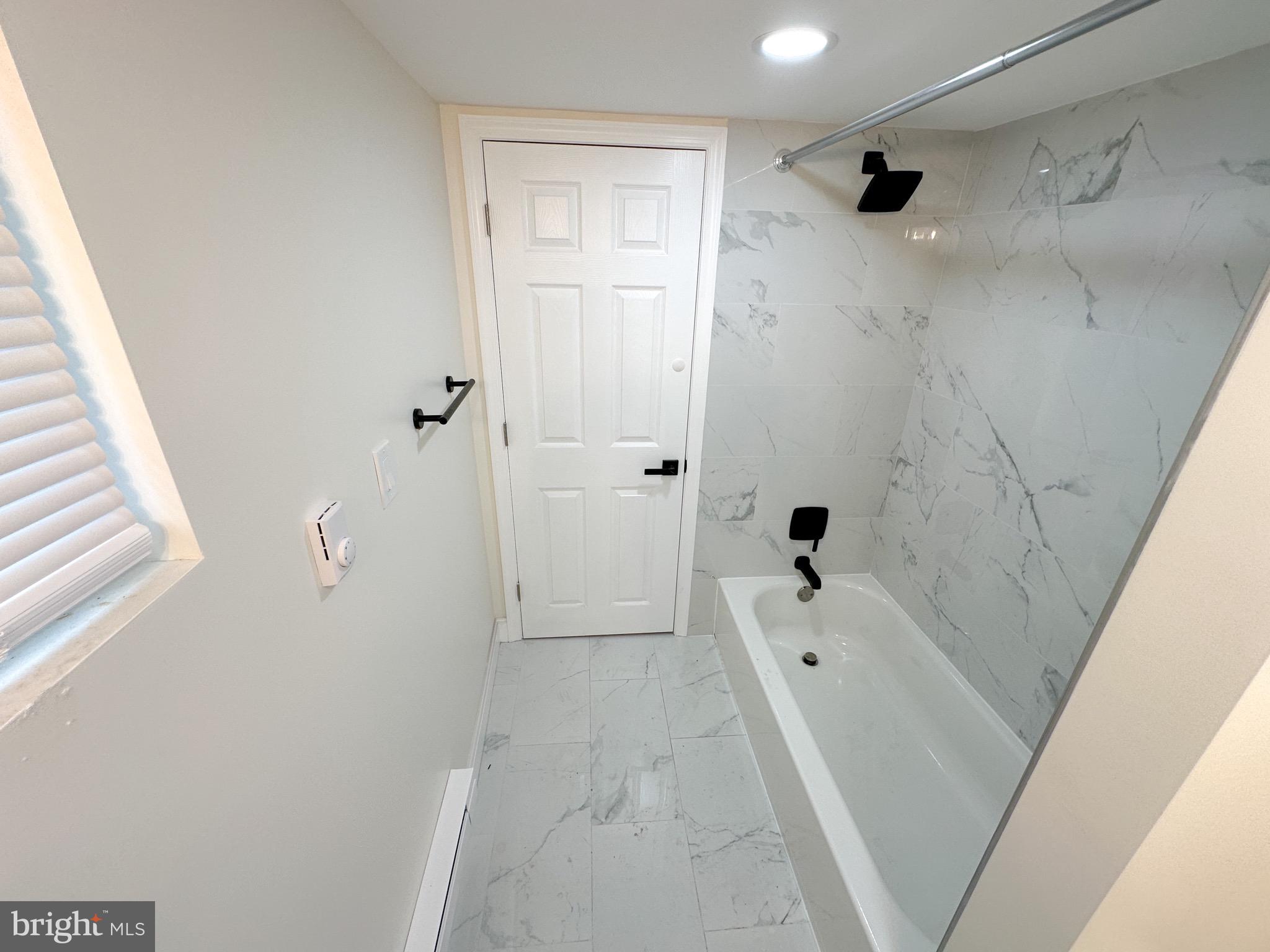 FRANKFORD - Residential Lease