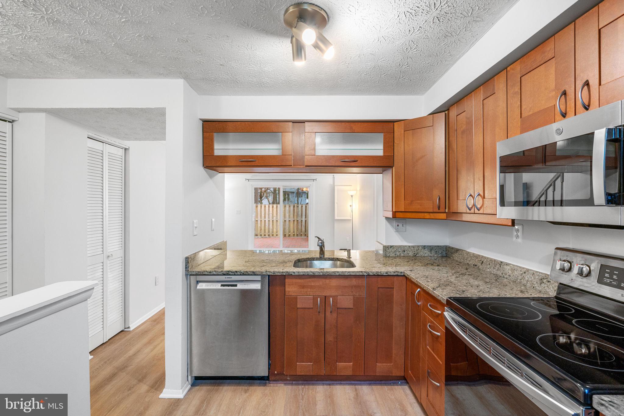 NEWINGTON COMMONS - Residential Lease