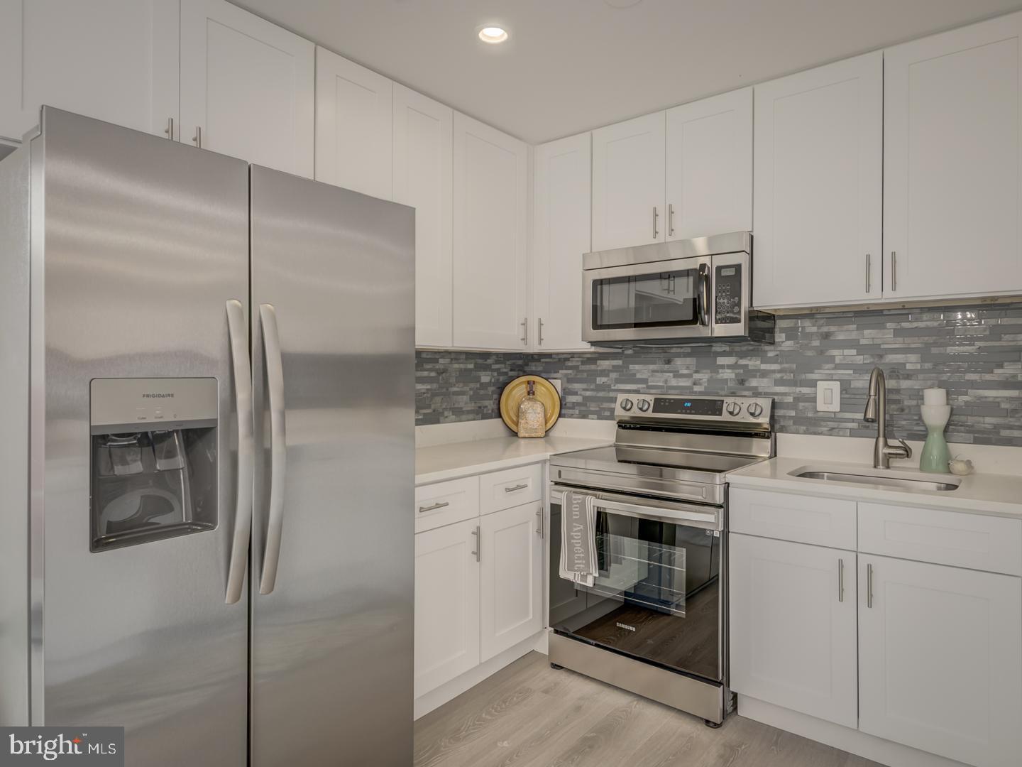 DALE CITY - Residential