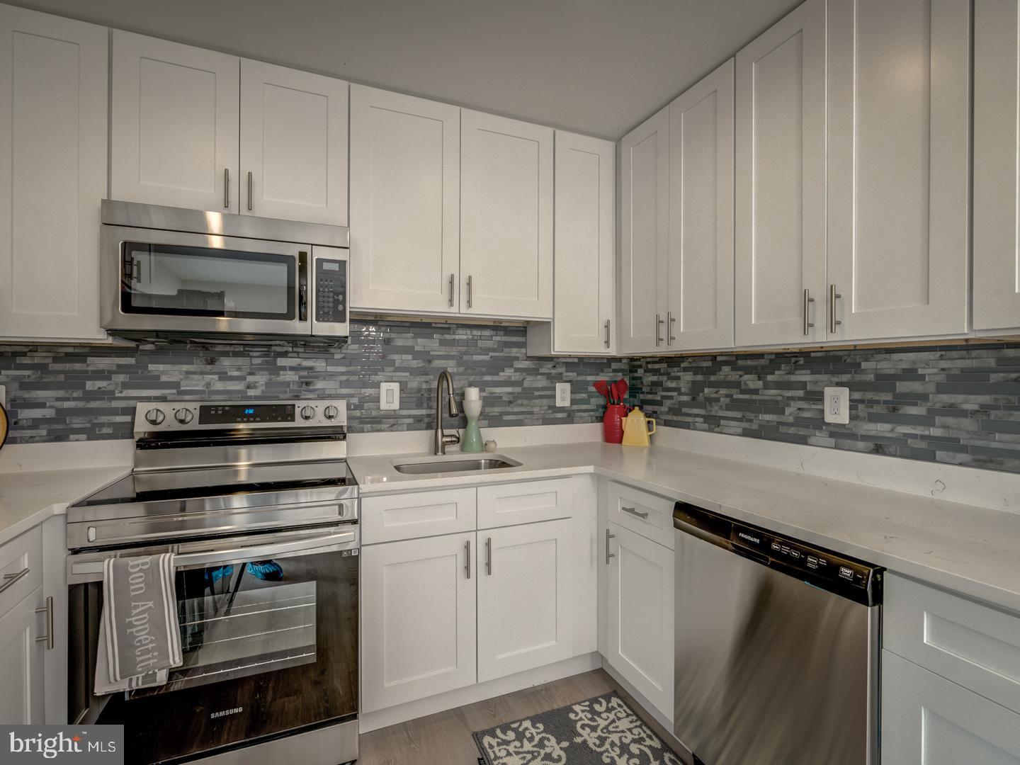 DALE CITY - Residential