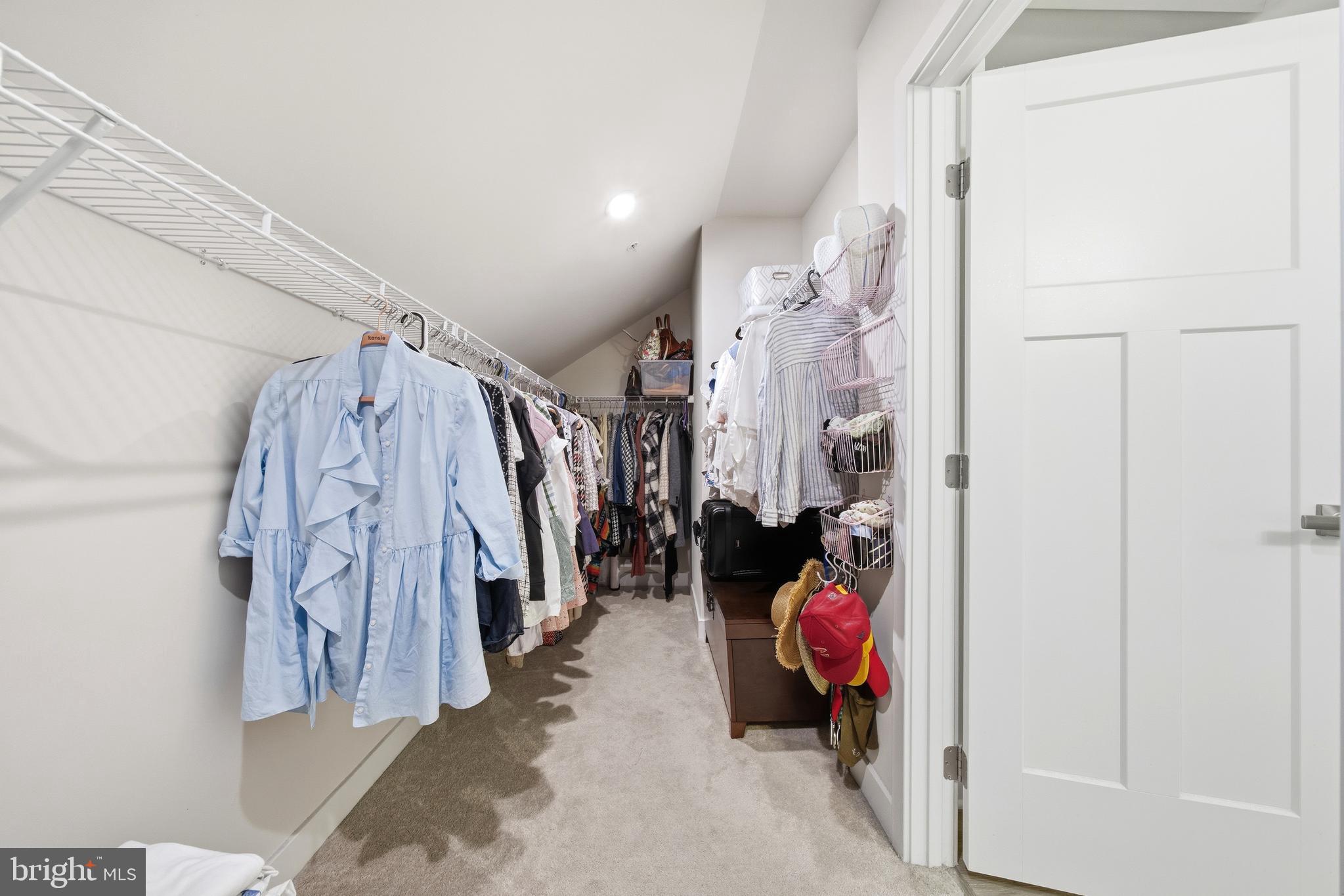 ELKRIDGE CROSSING - Residential