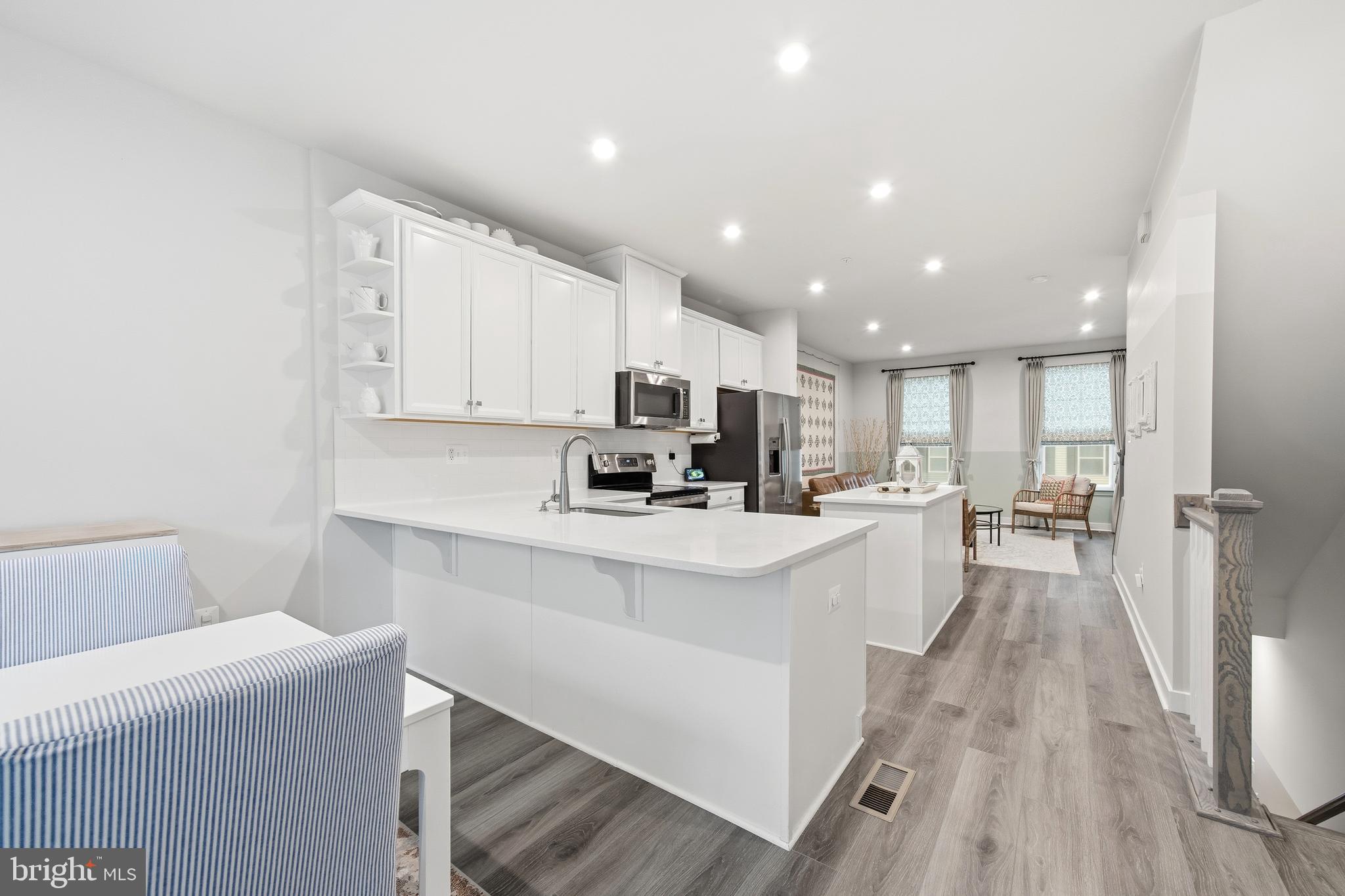 ELKRIDGE CROSSING - Residential