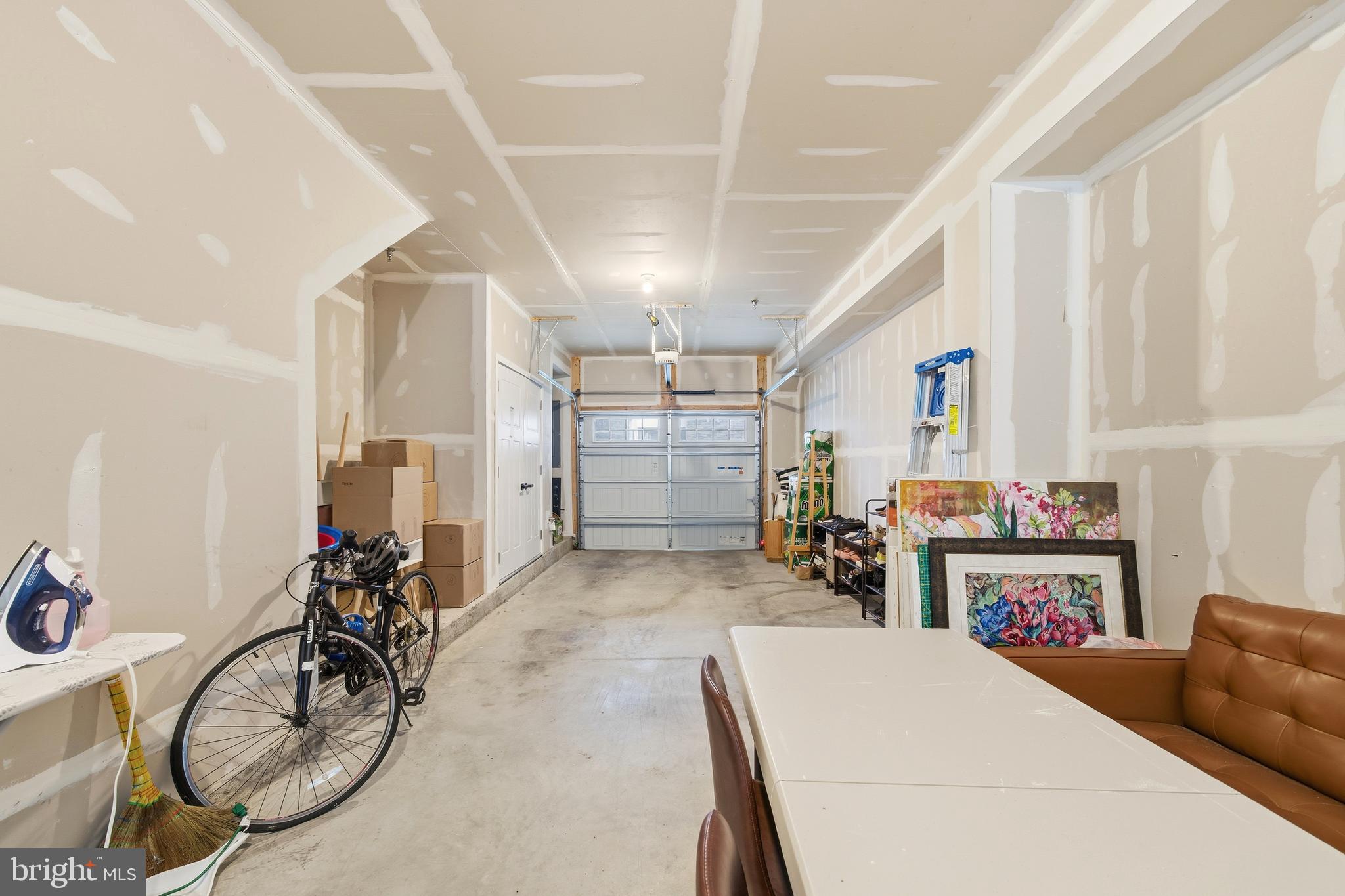 ELKRIDGE CROSSING - Residential