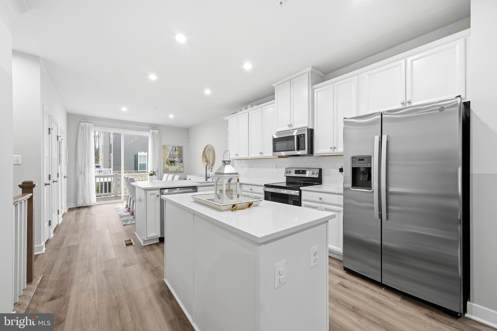 ELKRIDGE CROSSING - Residential