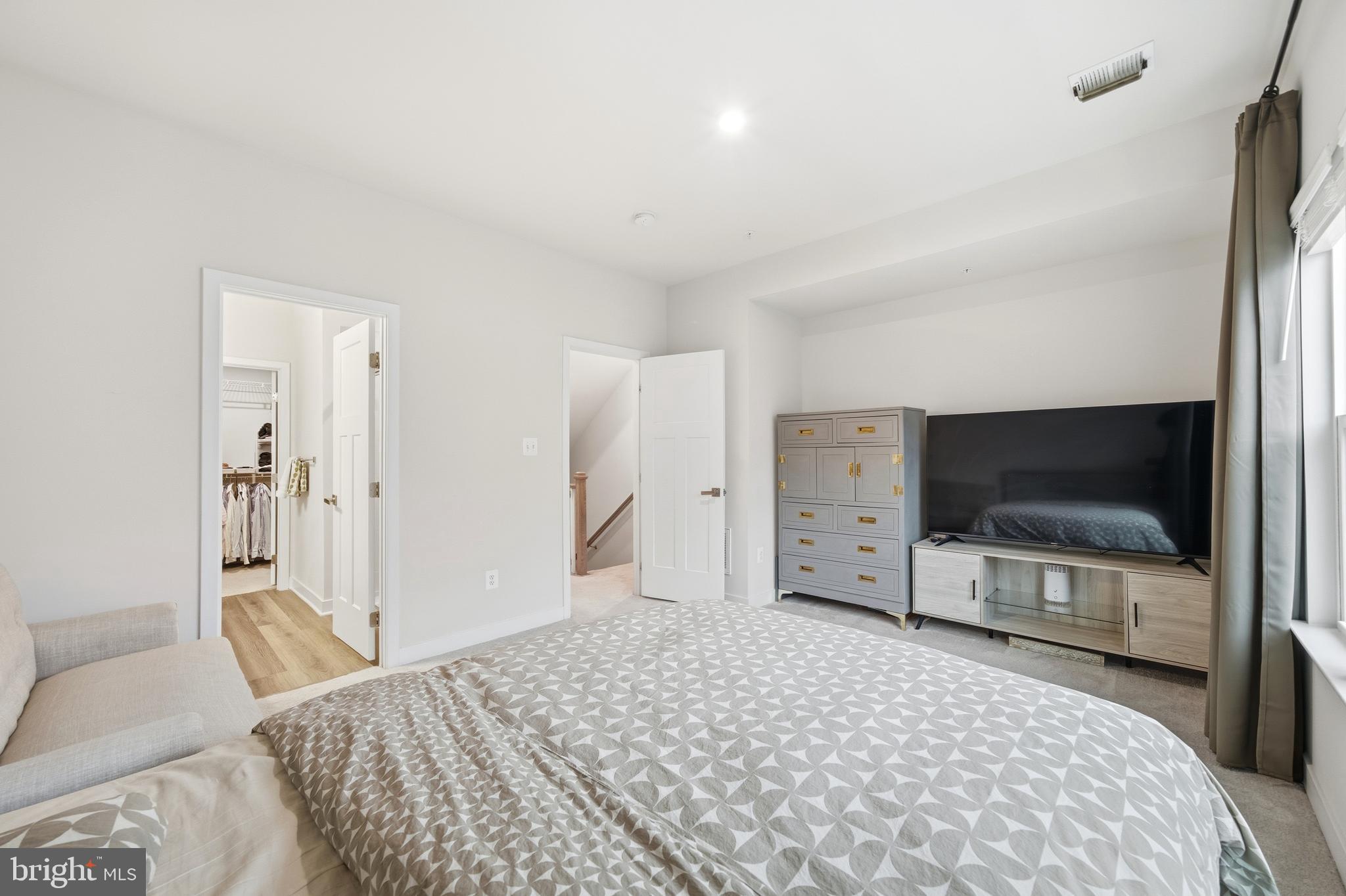 ELKRIDGE CROSSING - Residential