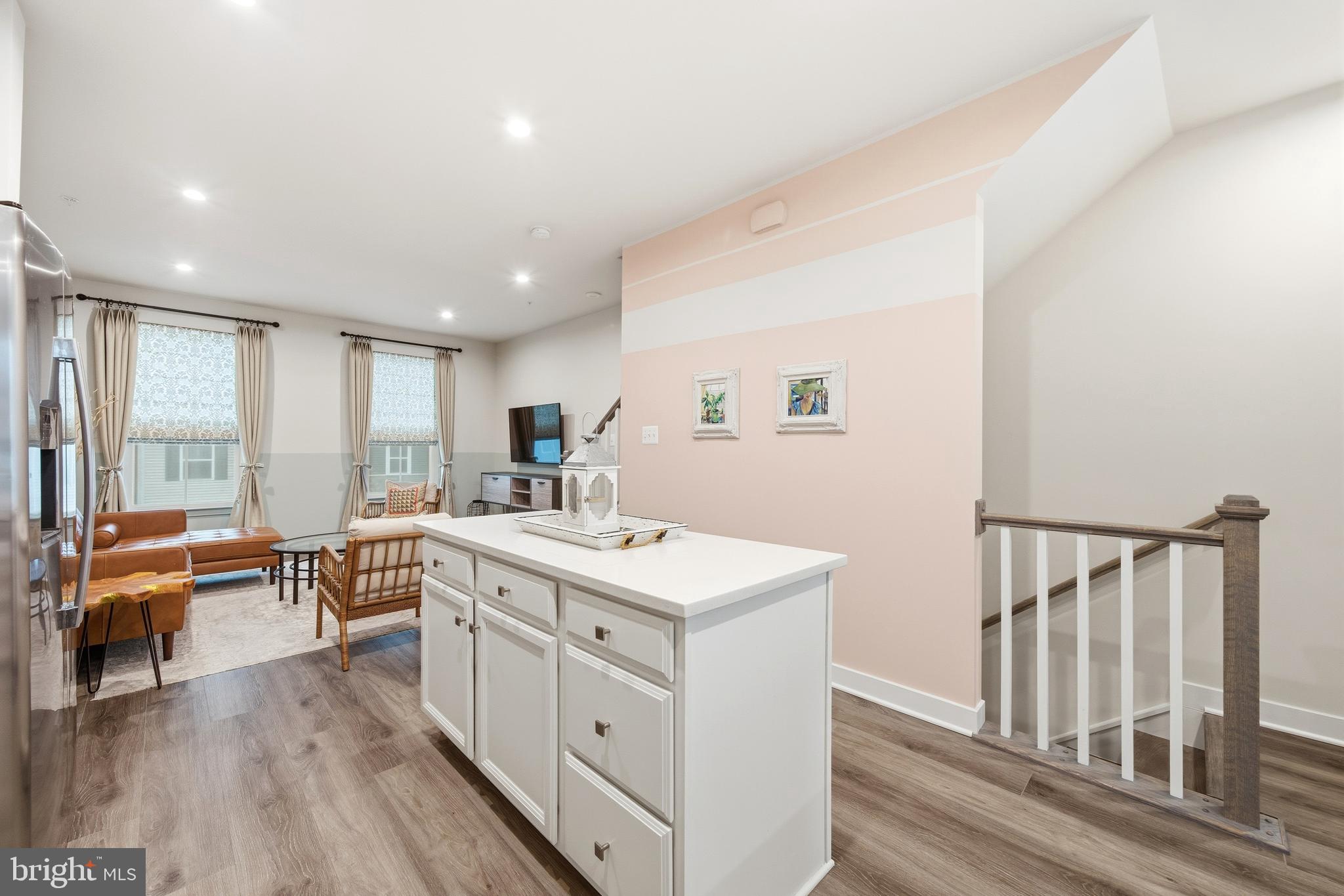 ELKRIDGE CROSSING - Residential