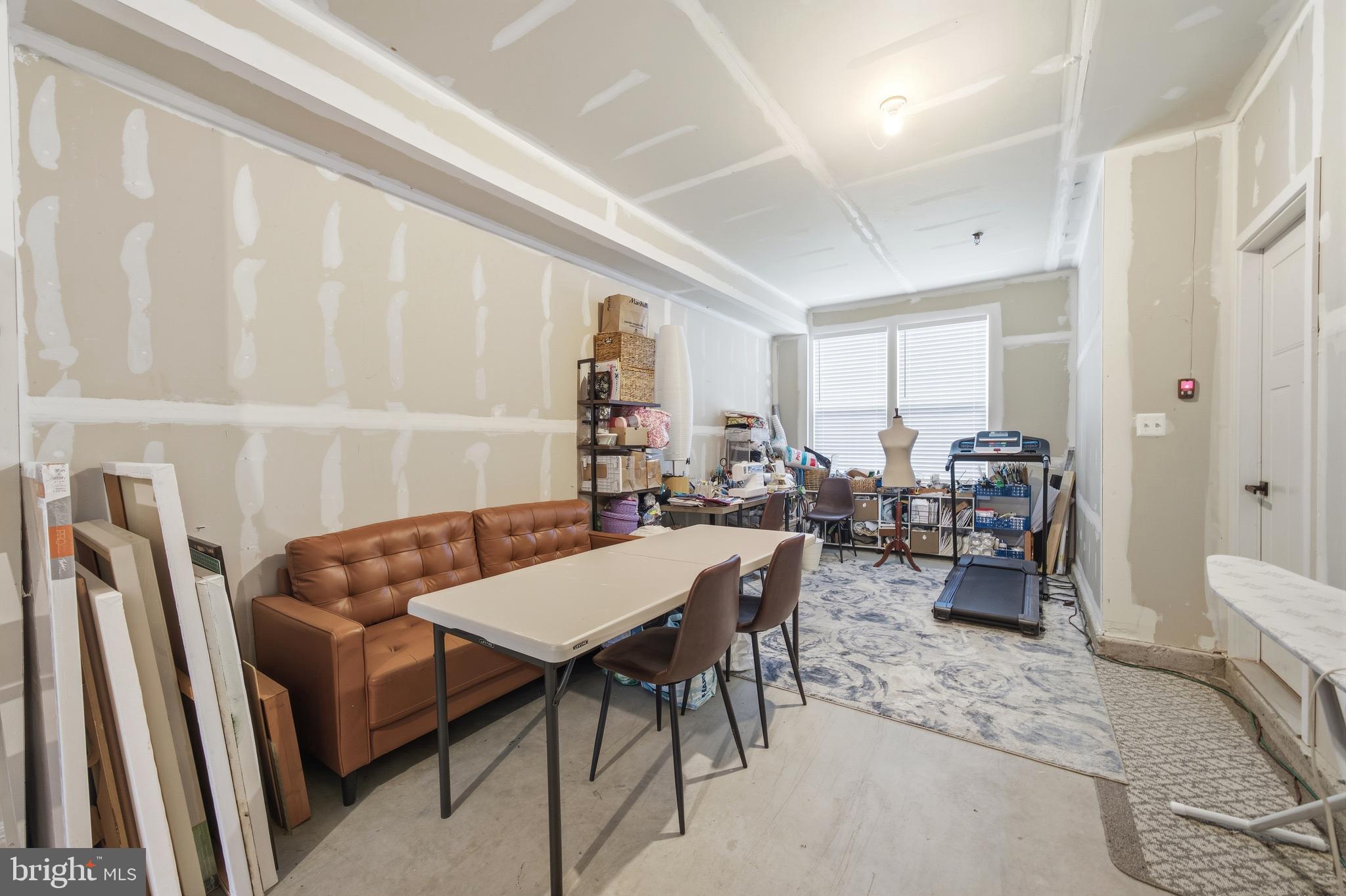 ELKRIDGE CROSSING - Residential