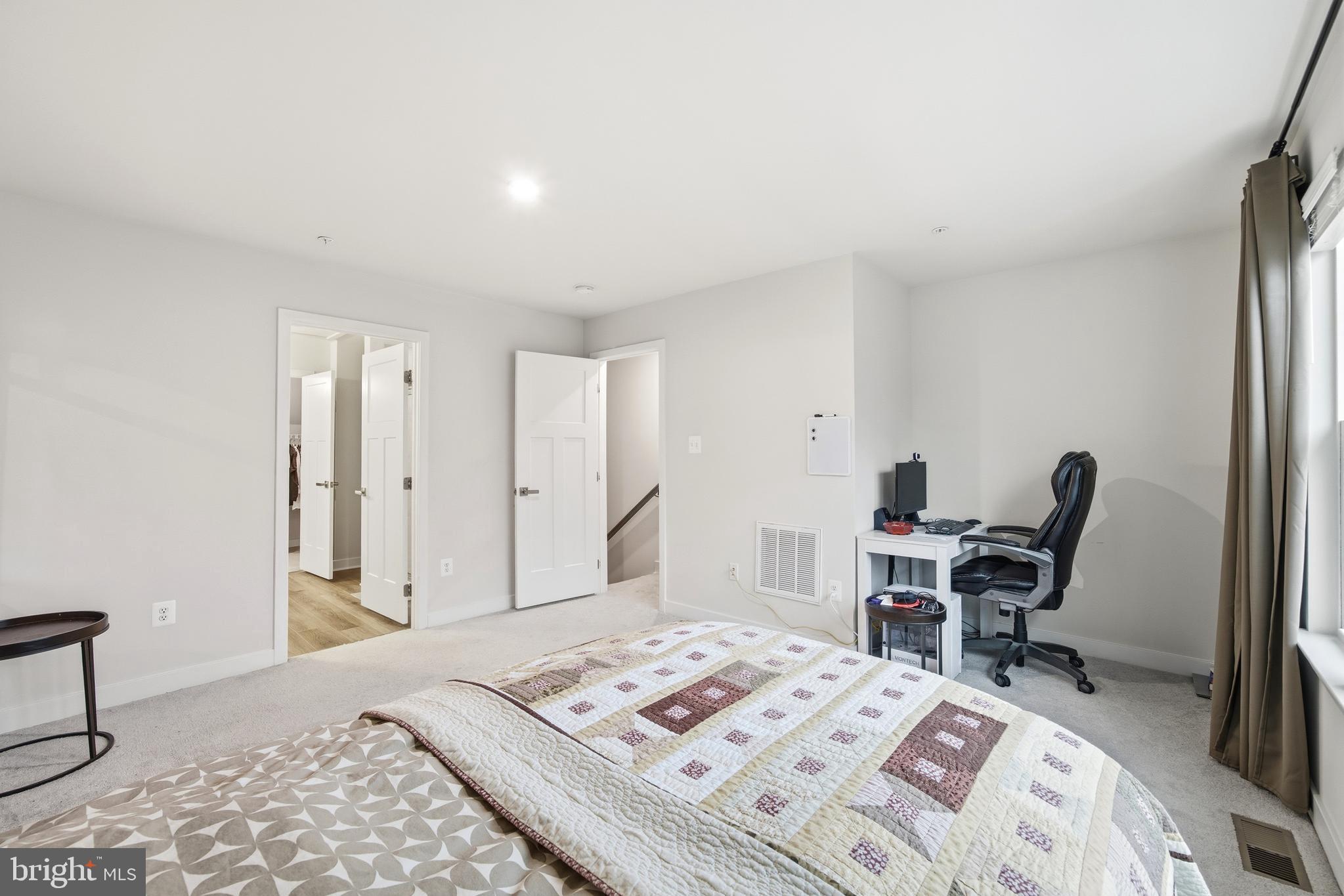 ELKRIDGE CROSSING - Residential