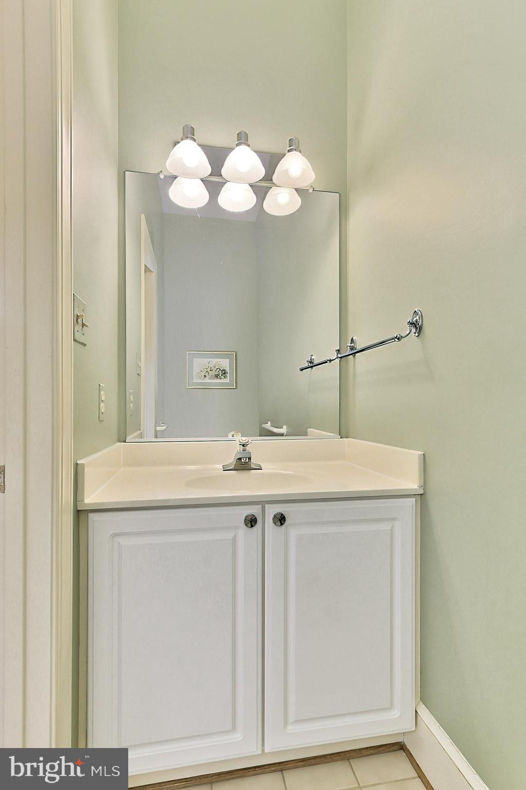 HUNTING HILLS - Residential