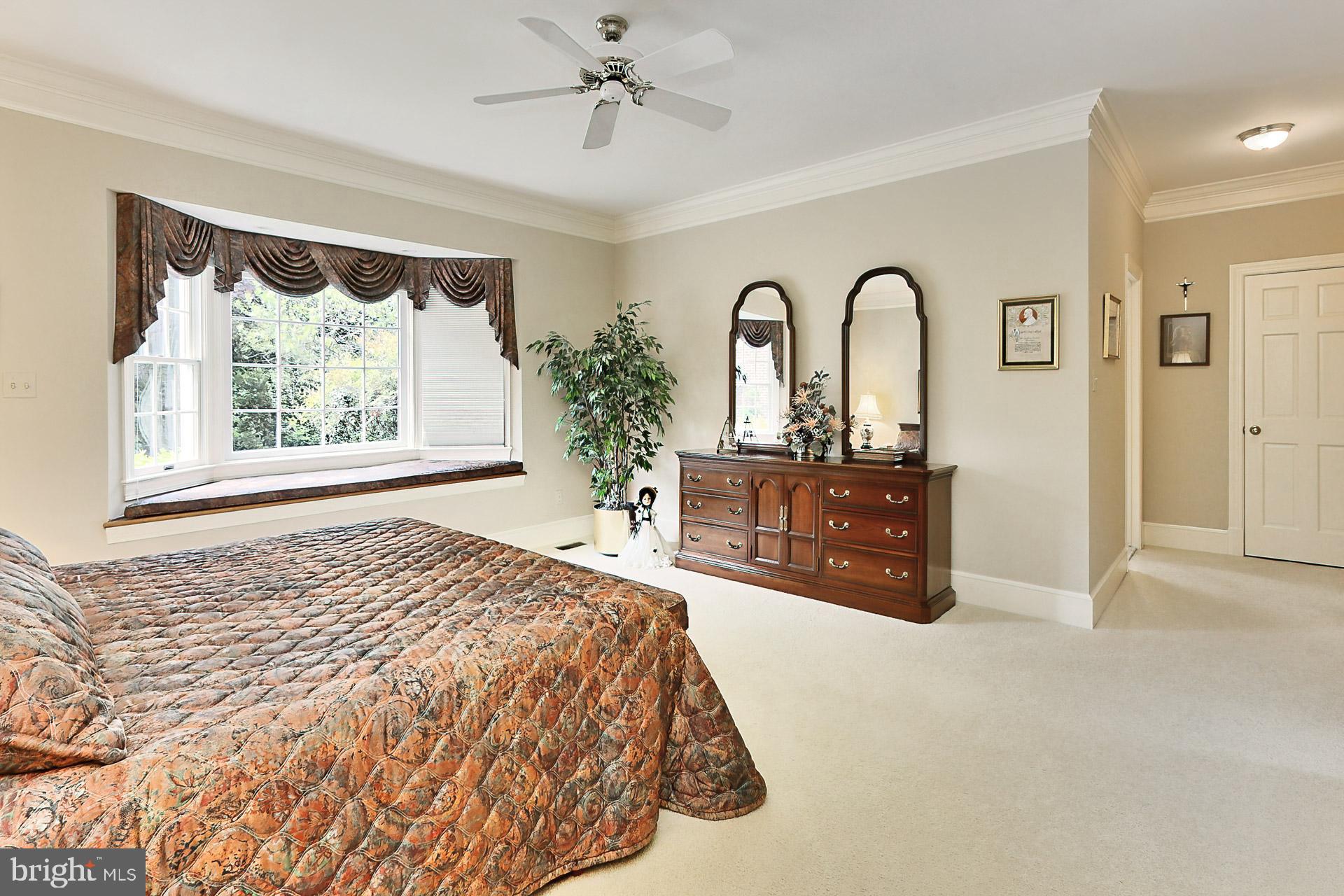 HUNTING HILLS - Residential