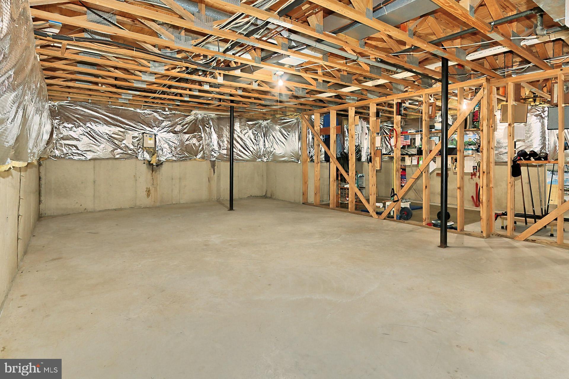 HUNTING HILLS - Residential