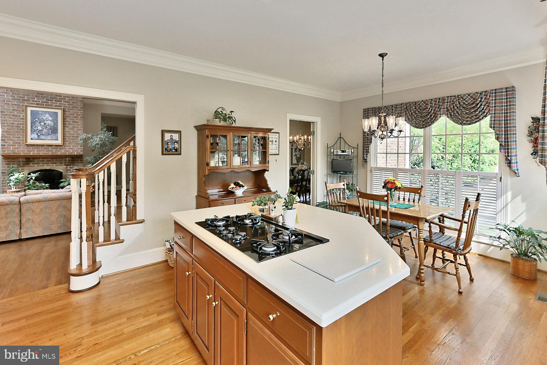 HUNTING HILLS - Residential