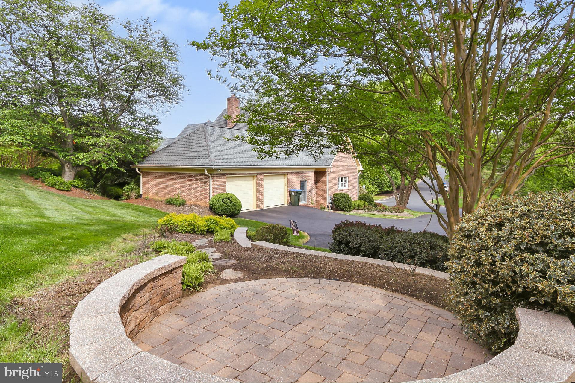 HUNTING HILLS - Residential