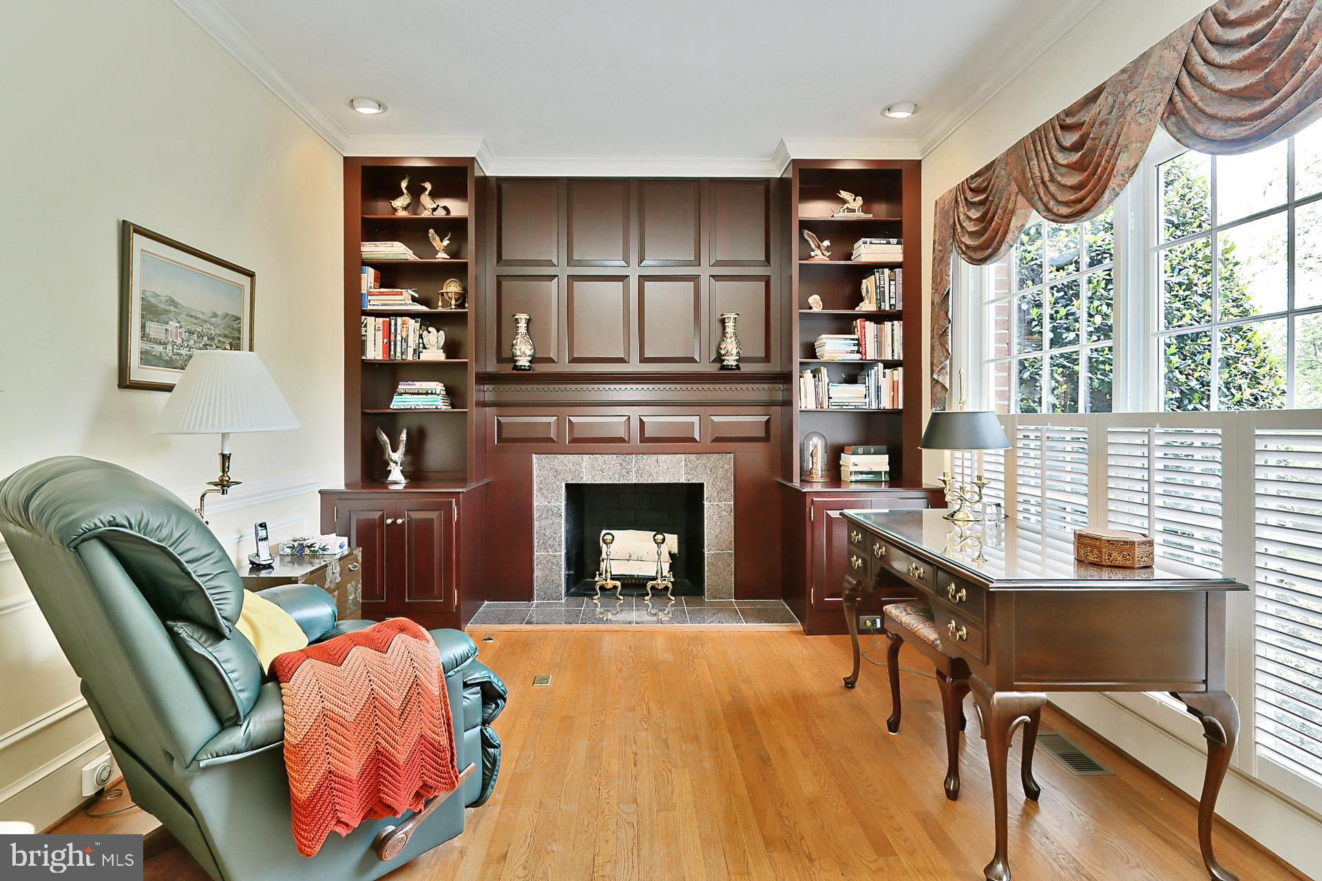 HUNTING HILLS - Residential