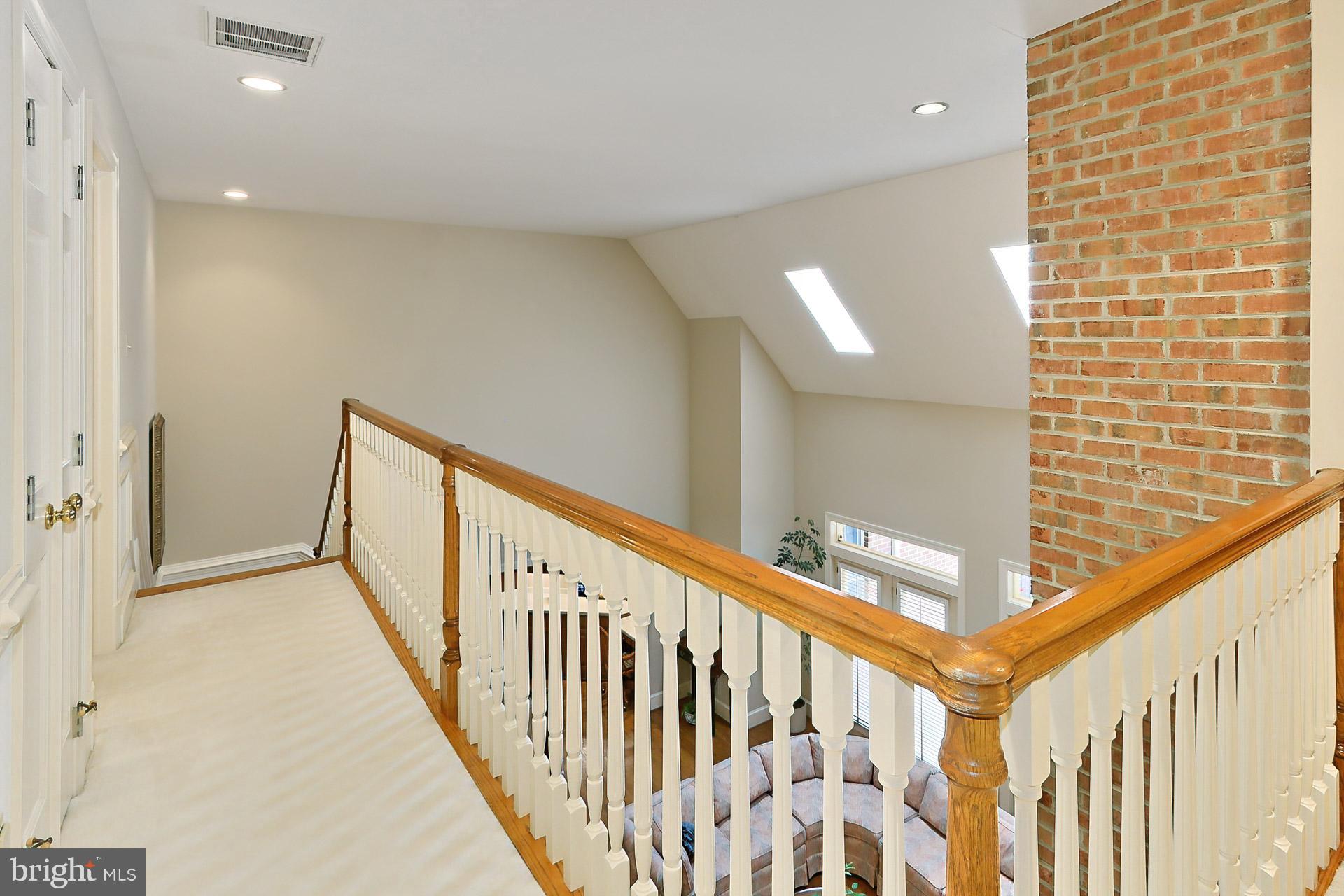 HUNTING HILLS - Residential