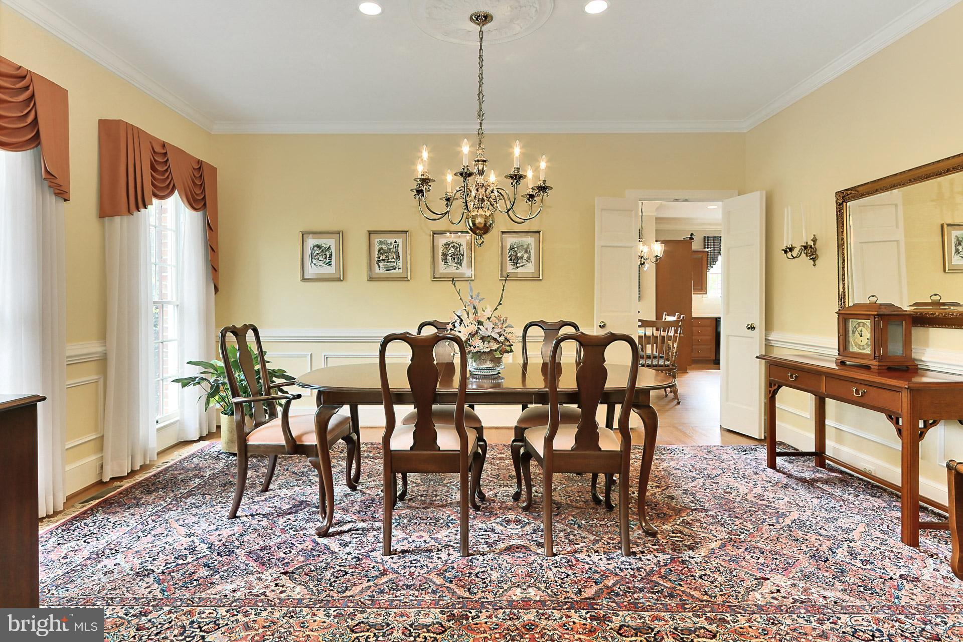 HUNTING HILLS - Residential