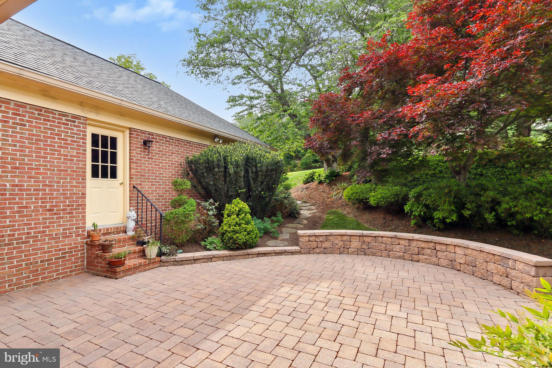 HUNTING HILLS - Residential