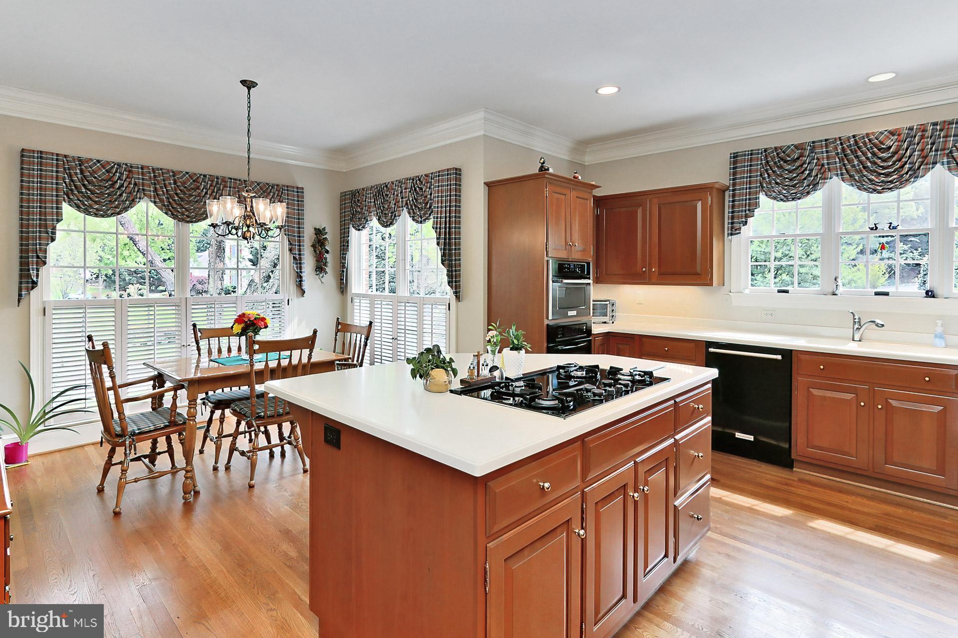 HUNTING HILLS - Residential