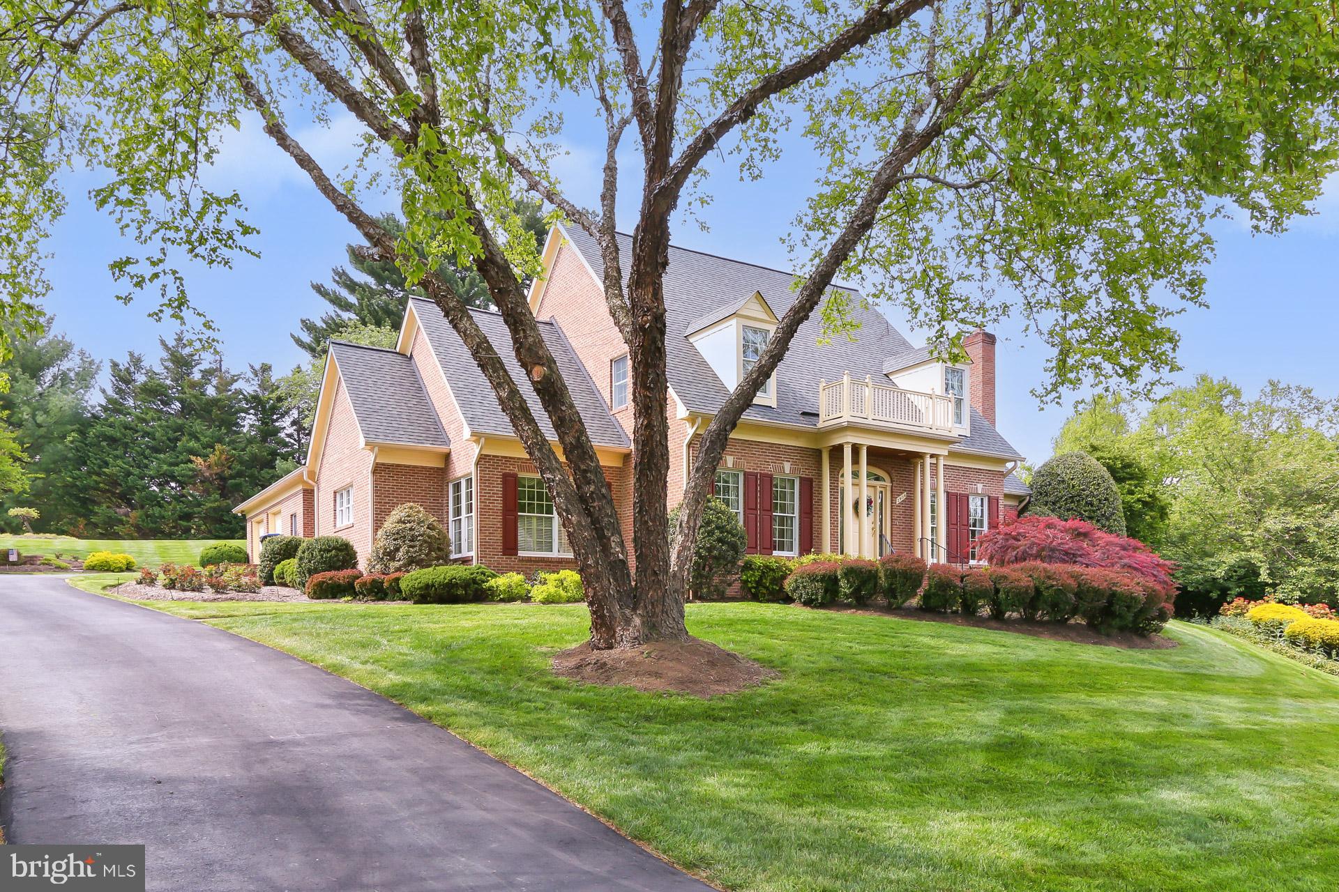 HUNTING HILLS - Residential