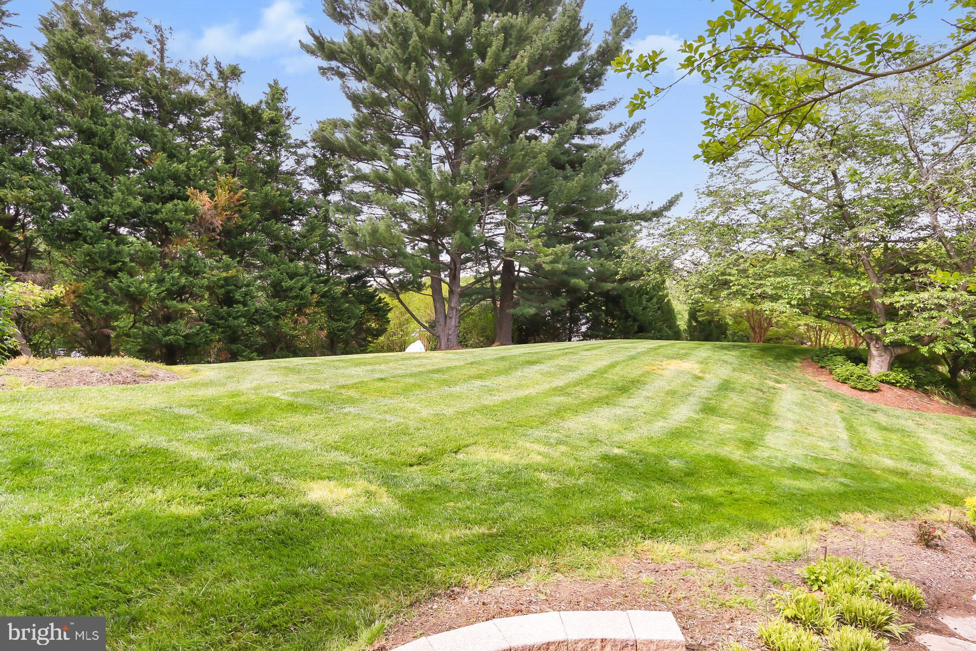 HUNTING HILLS - Residential