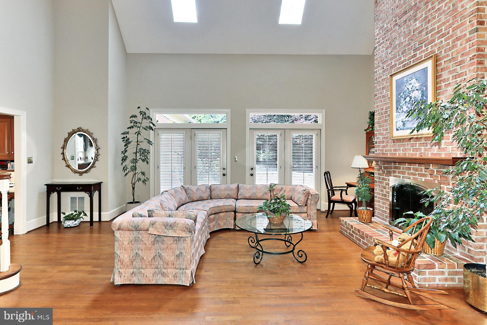 HUNTING HILLS - Residential