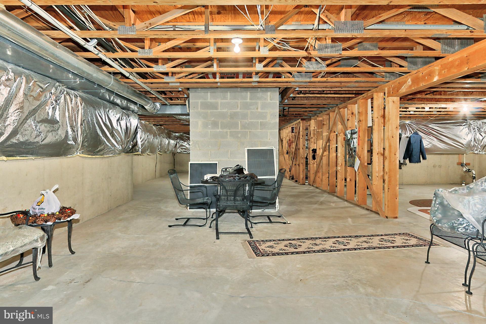 HUNTING HILLS - Residential