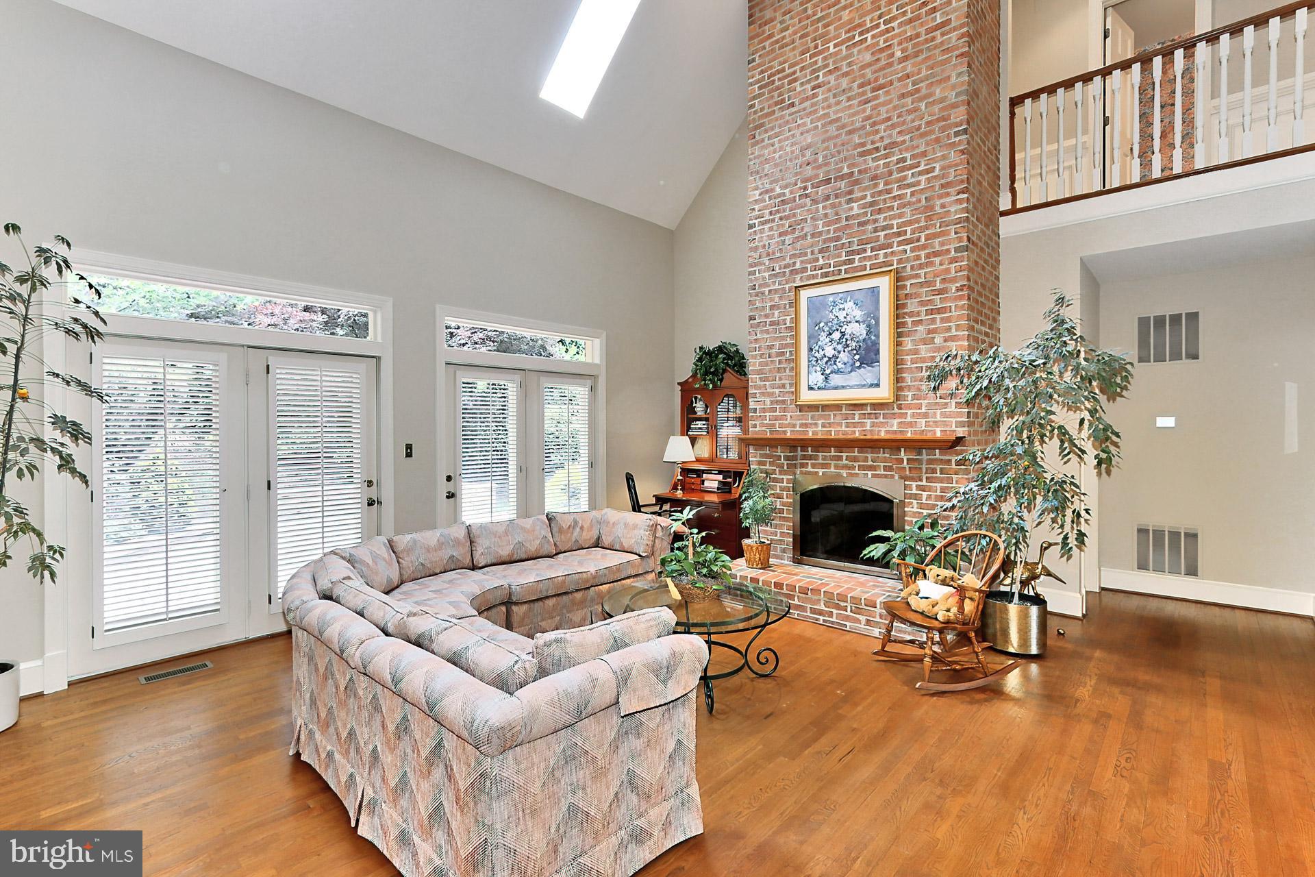 HUNTING HILLS - Residential