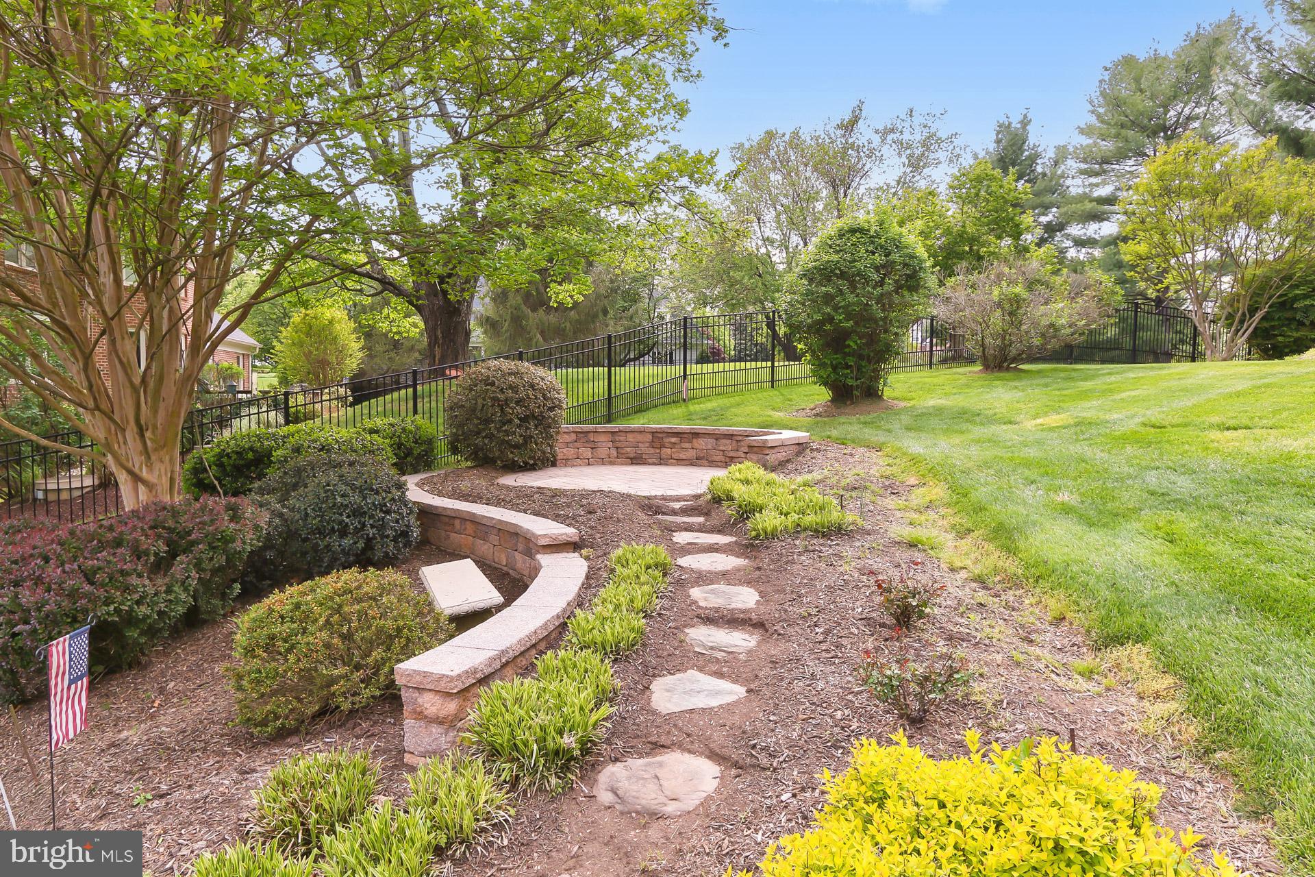 HUNTING HILLS - Residential